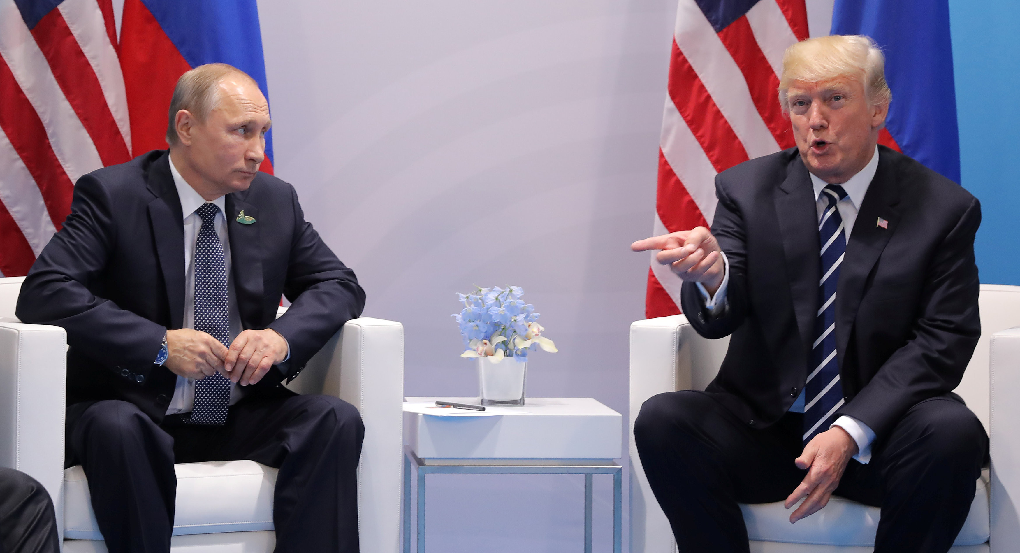 Президент России Владимир Путин и президент США Дональд Трамп на саммите G20 в Гамбурге. Фото: &copy; REUTERS/Carlos Barria