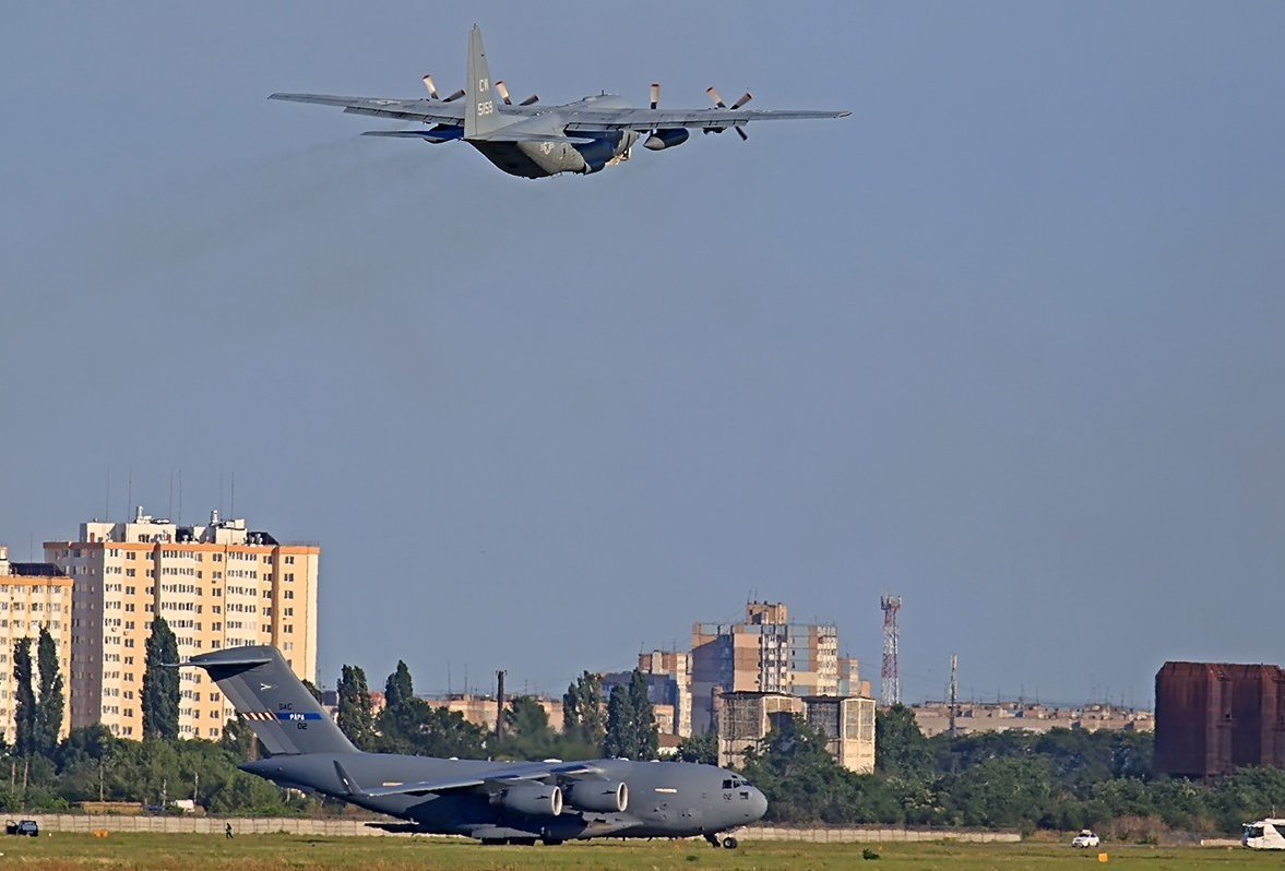 Военно-транспортный самолёт НАТО в Одессе. Фото: ©dumskaya.net