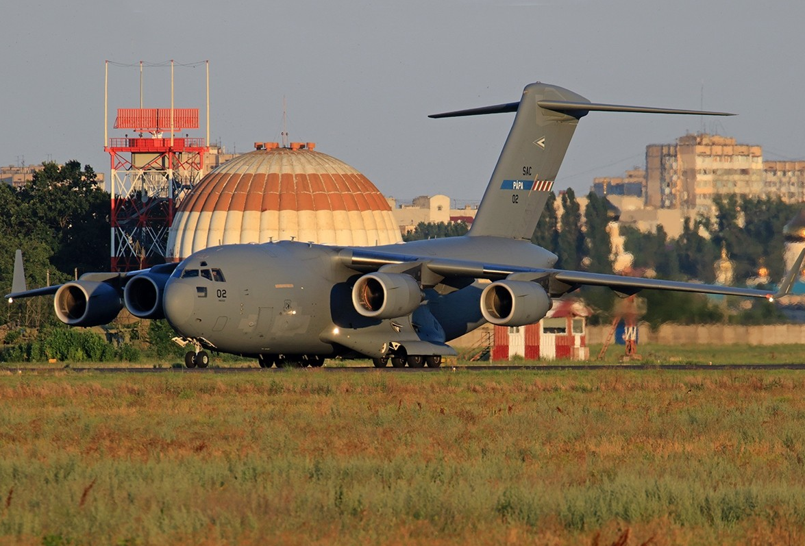 Военно-транспортный самолёт НАТО в Одессе. Фото: &copy;dumskaya.net