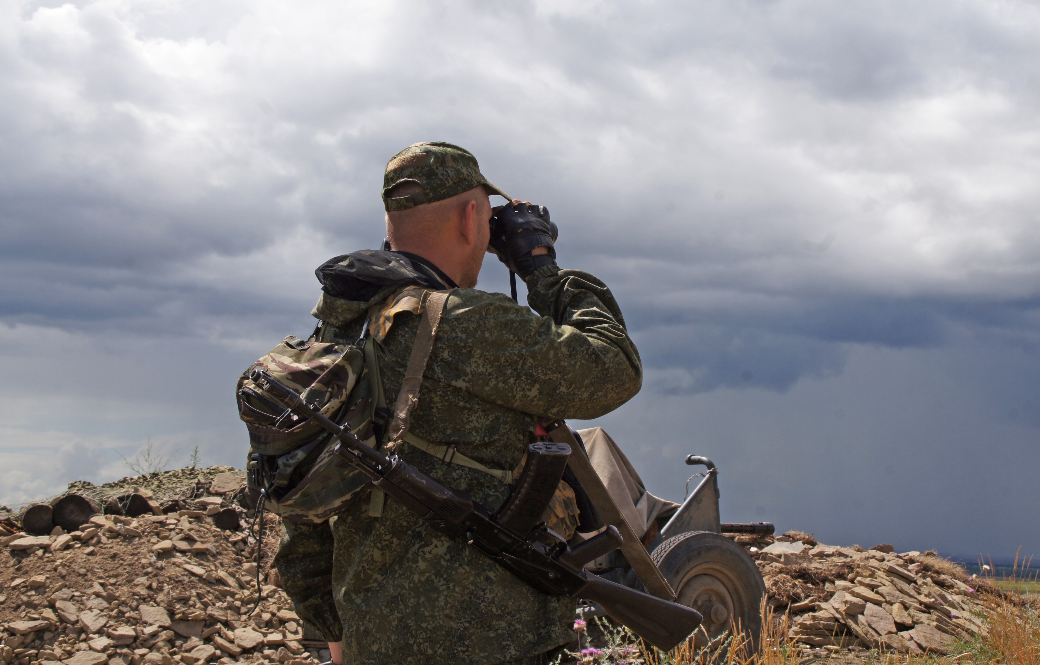 На позициях у линии соприкосновения в Донбассе. Фото: &copy; РИА Новости