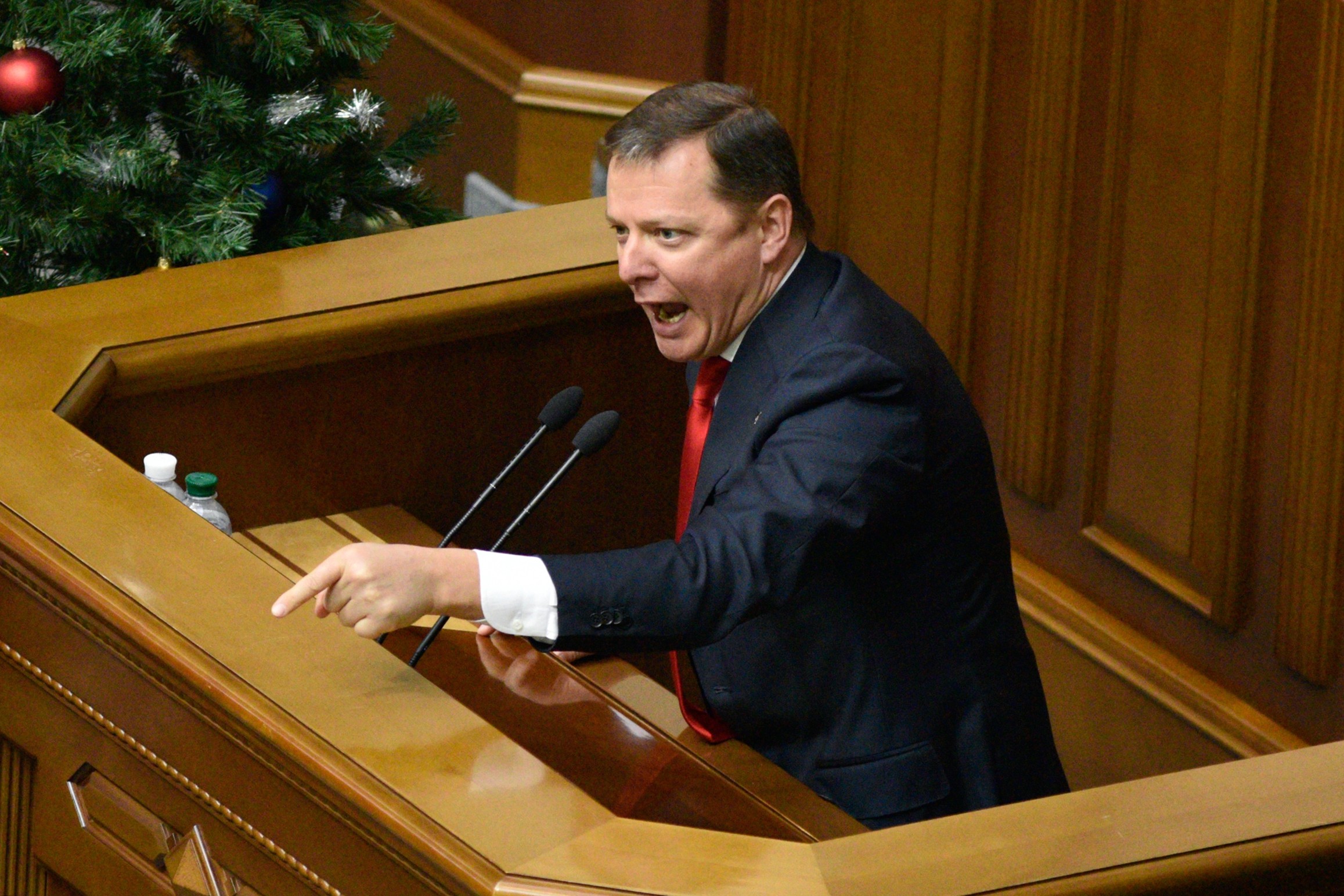 Олег Ляшко выступает на заседании Верховной рады Украины в Киеве. Фото: &copy; РИА Новости