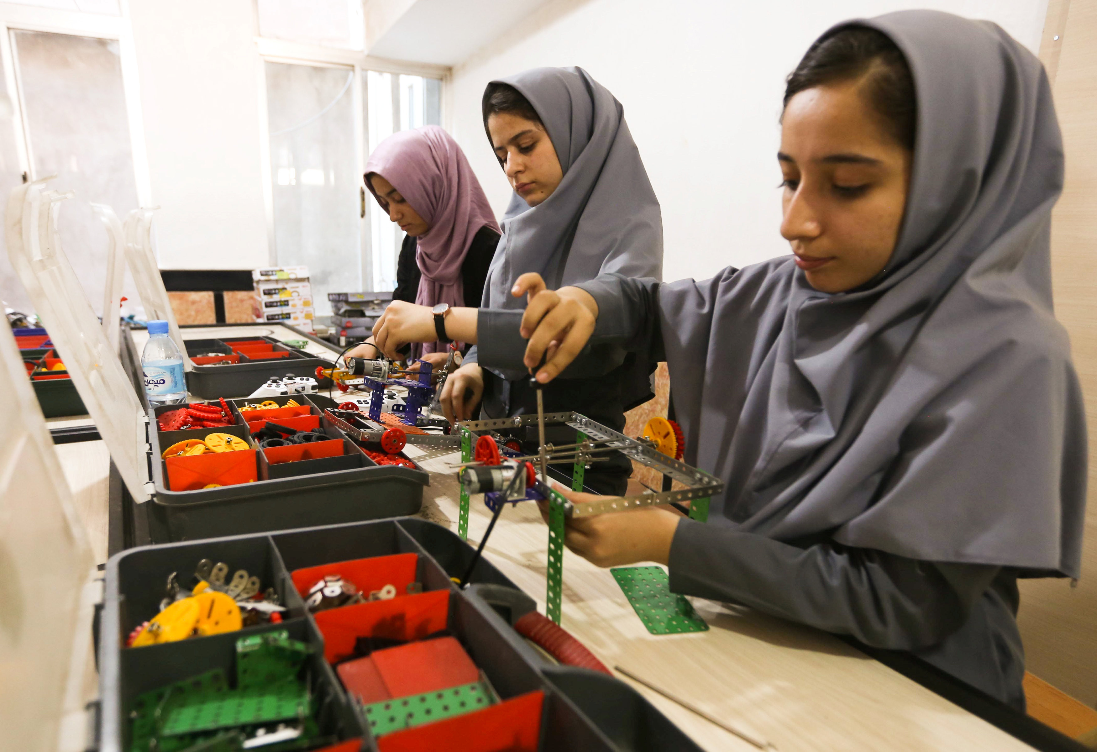 Члены женской команды Афганистана по робототехнике. Фото: &copy;&nbsp;REUTERS/Mohammad Shoib&nbsp;