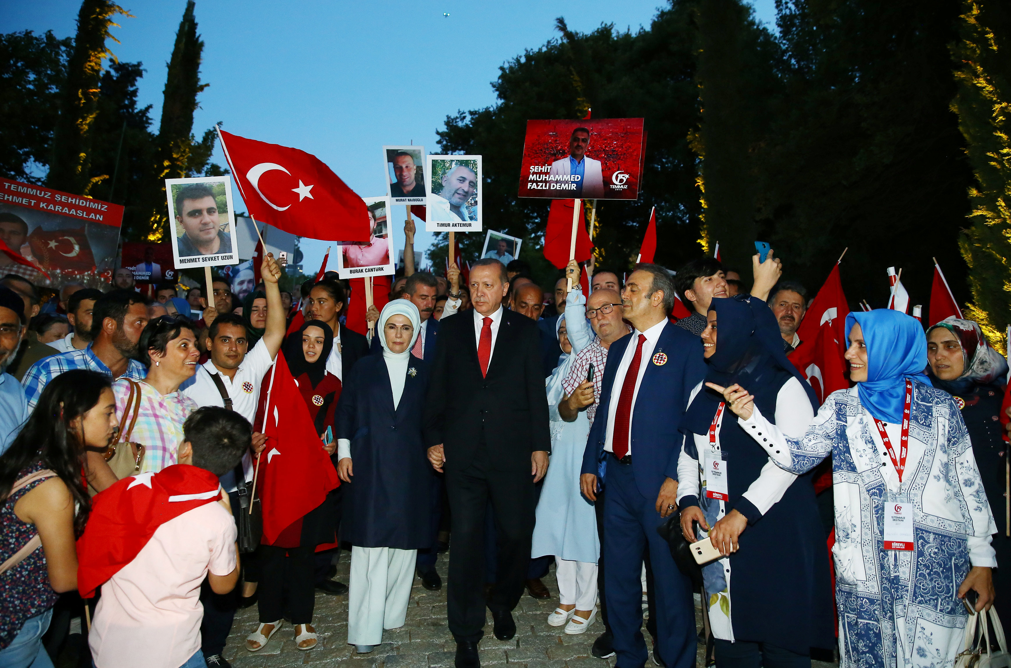 Президент Турции с супругой во время шествия. Фото: © Kayhan Ozer/Presidential Palace/Handout via REUTERS