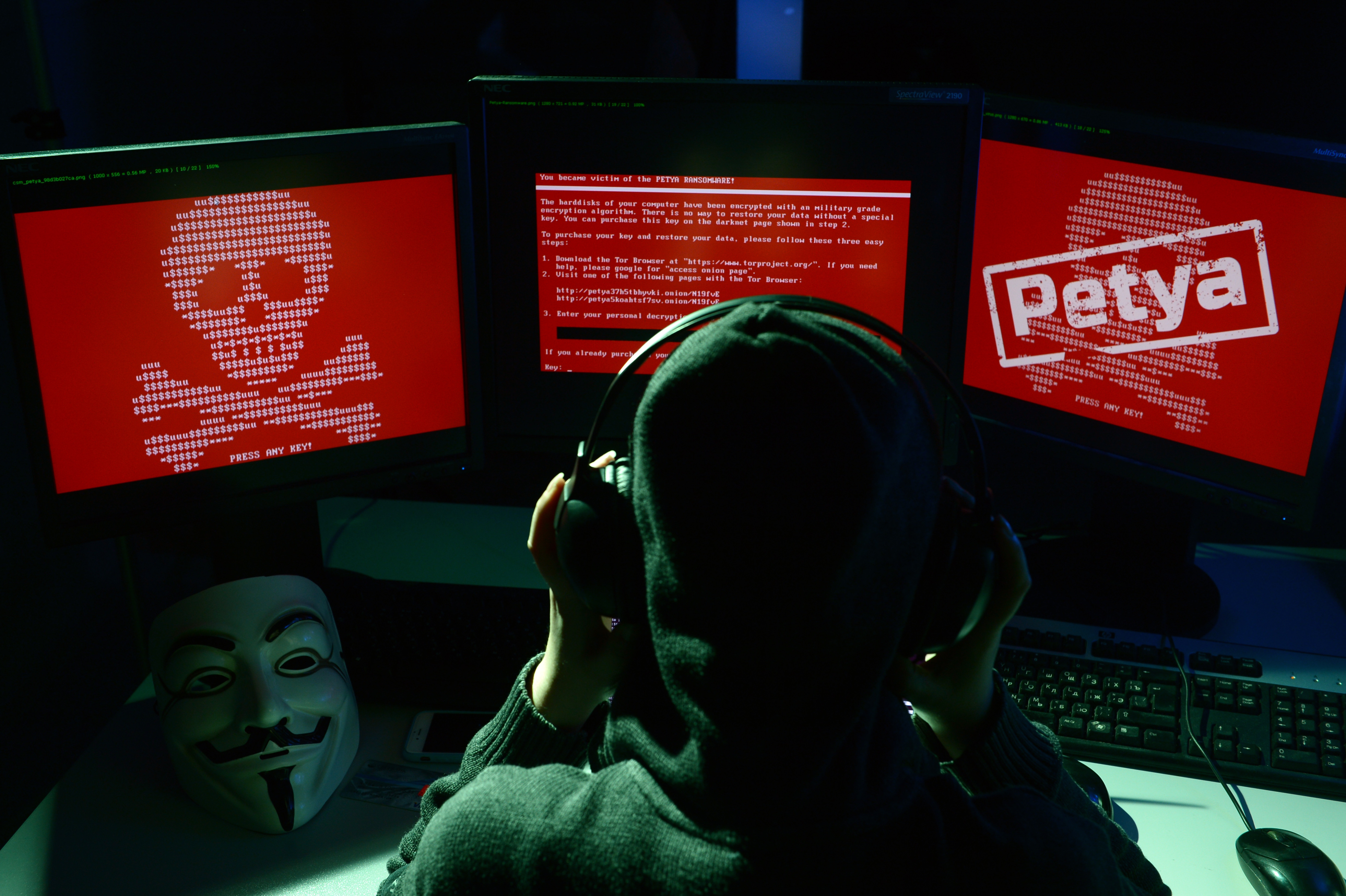 Компьютеры, поражённые вирусом Petya. Фото: &copy; РИА Новости/Владимир Трефилов