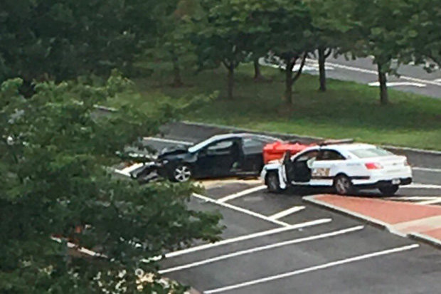 Полиция осуществила подрыв подозрительного авто у Капитолия. Фото: Twitter.com