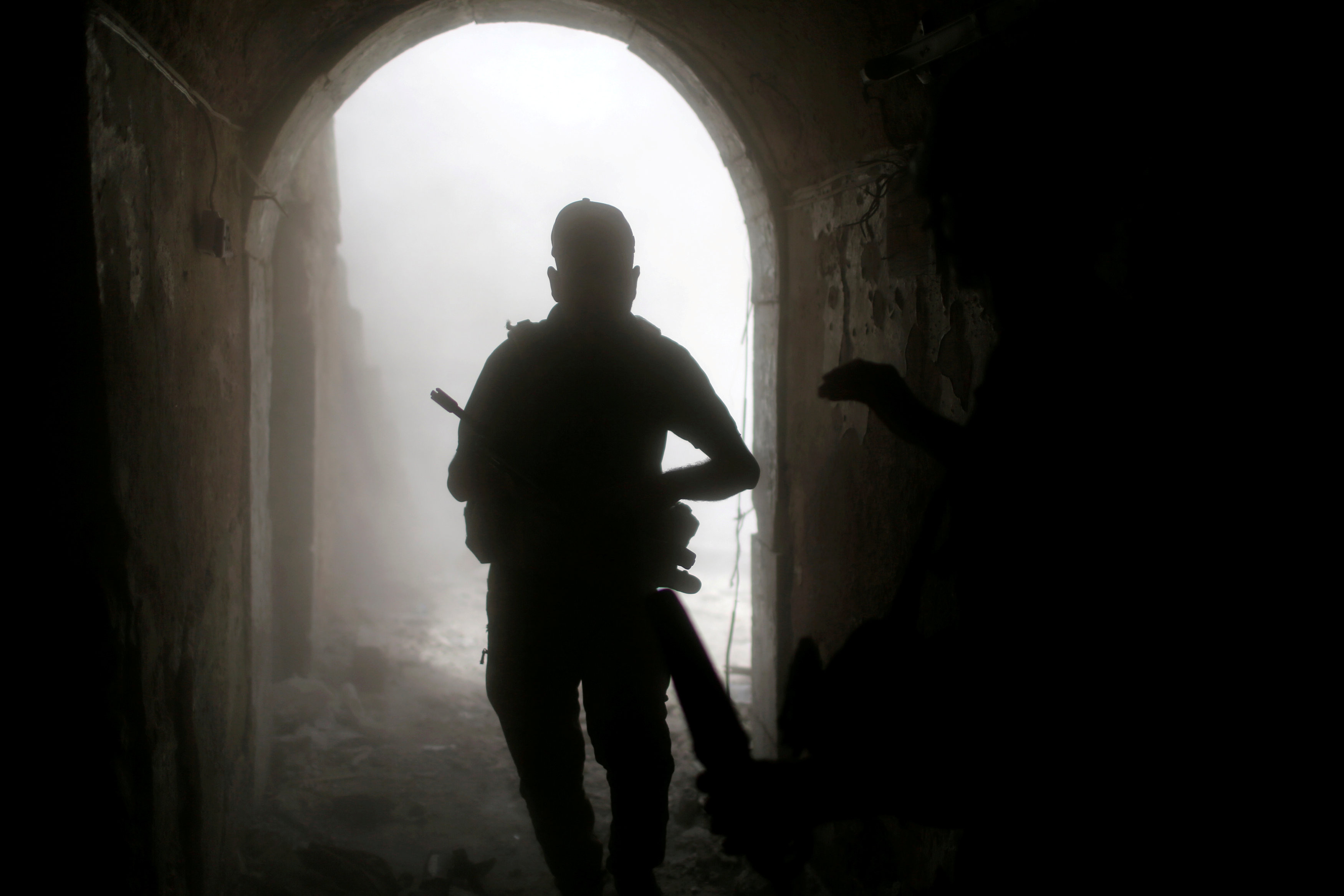 <p>Иракский военный в Мосуле. Фото: &copy;&nbsp;<span>REUTERS/Ahmed Jadallah</span></p>