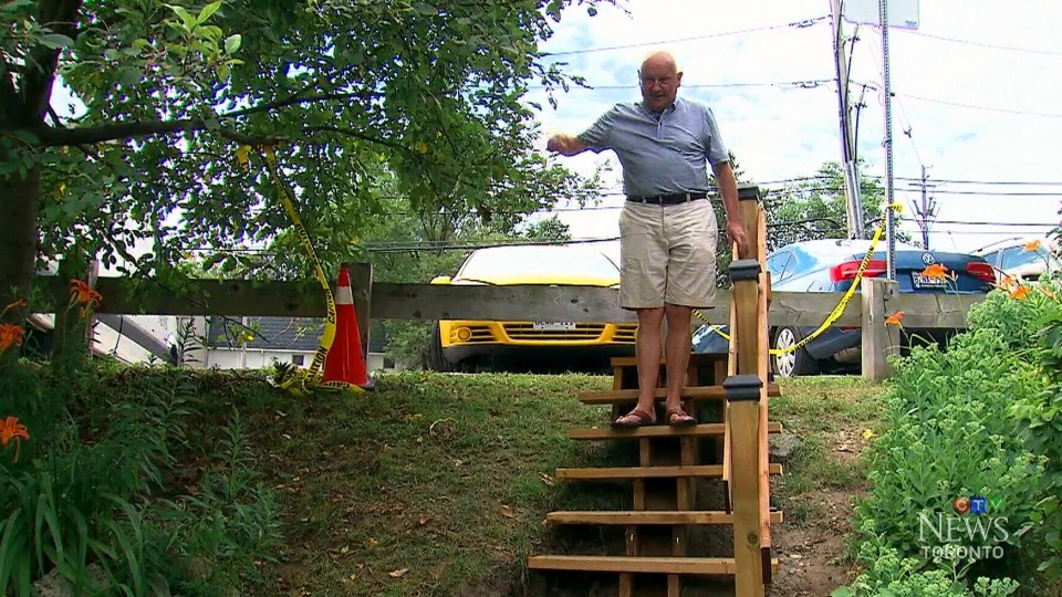 Ади Астль и его лестница. Фото:&nbsp;ctvnews.ca
