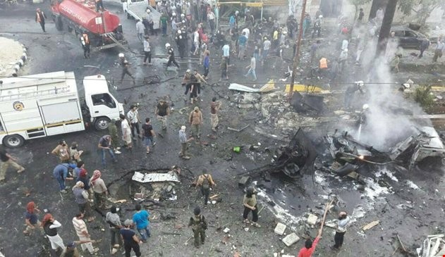 Место взрыва в Идлибе. Фото: Twitter/@AlMayadeenNews