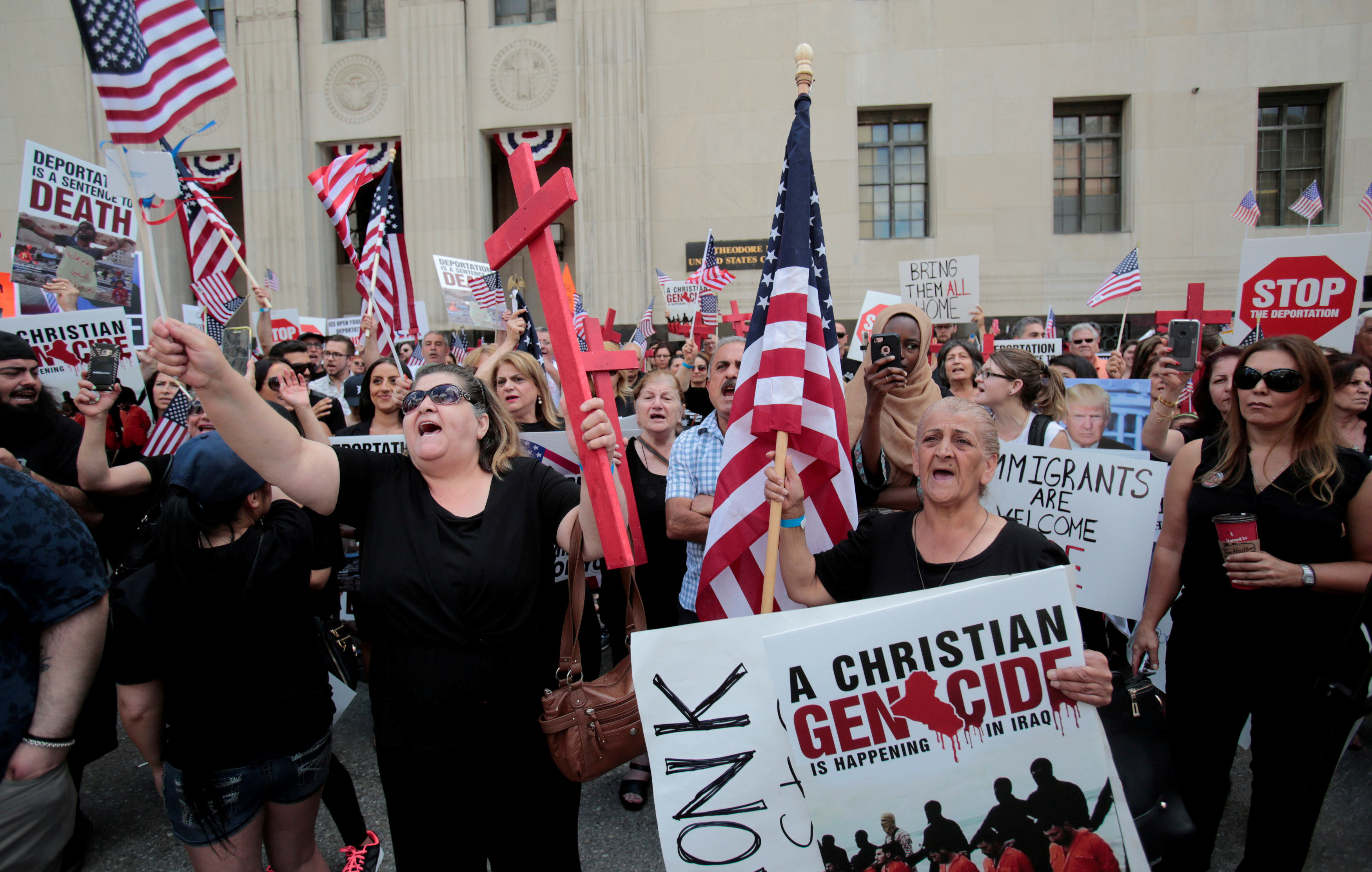 Акция протеста в Детройте против высылки 1400 иракцев. Фото: &copy;&nbsp;REUTERS/Rebecca Cook
