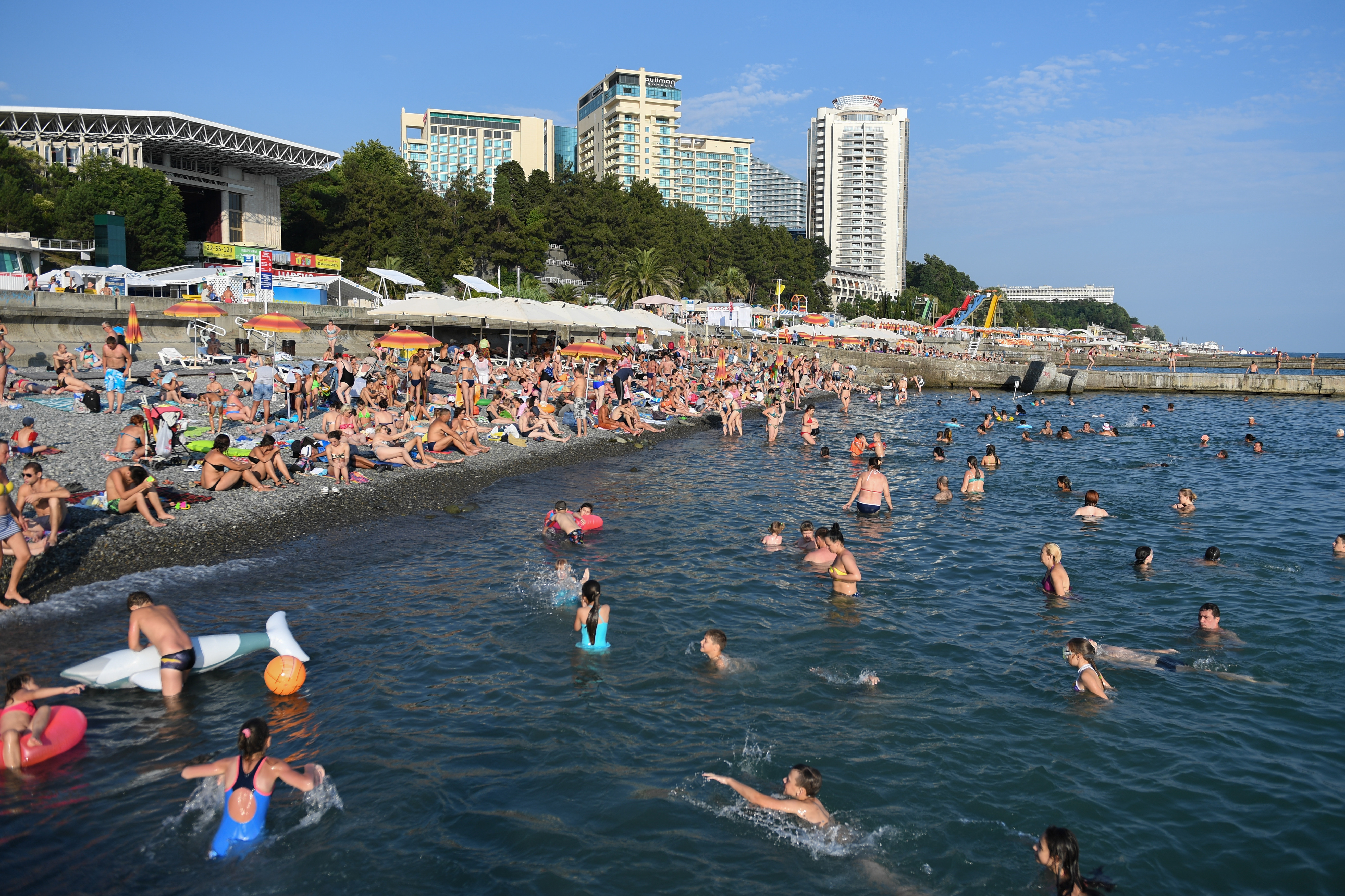 Отдыхающие на Черном море в Сочи. Фото: &copy;РИА Новости/Нина Зотина