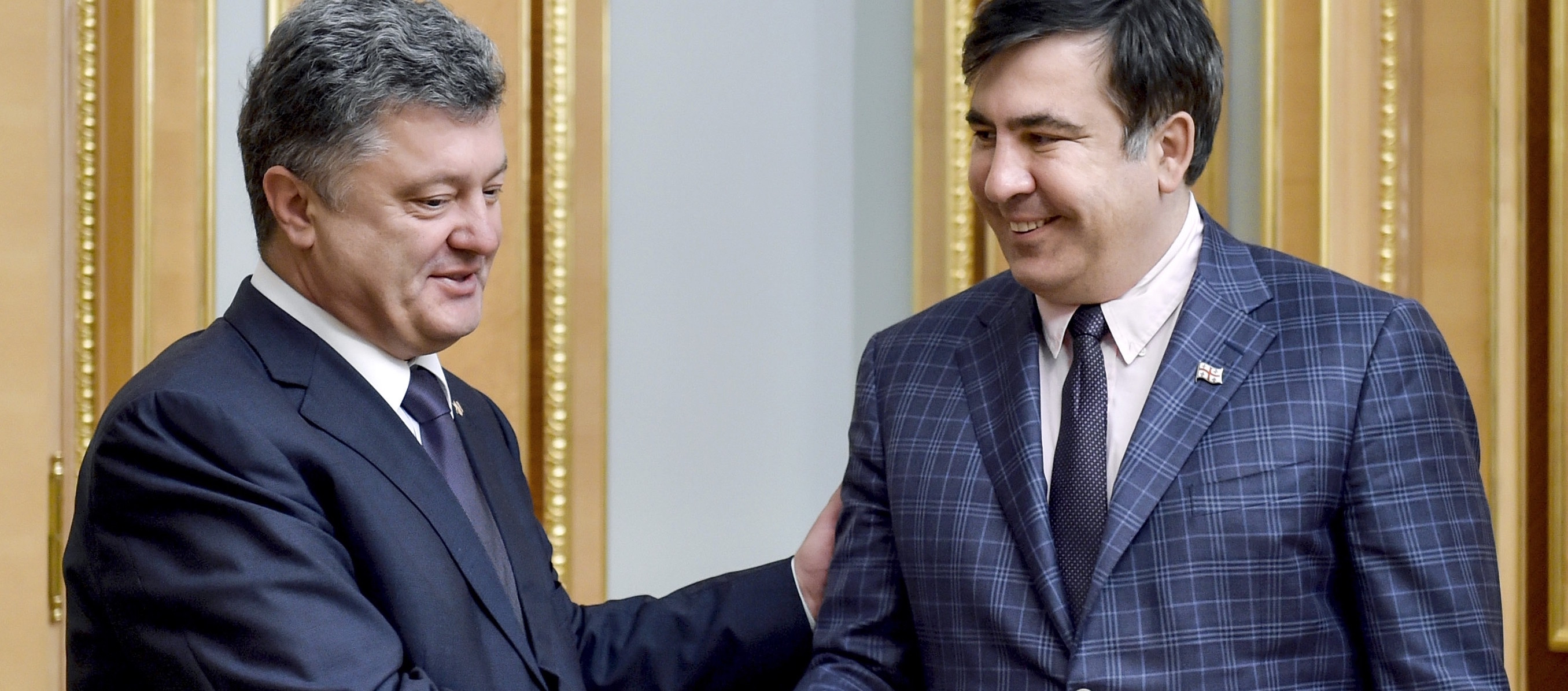 Президент Украины Петр Порошенко (слева) и Михаил Саакашвили во время встречи в 2015 году. Фото: &copy; РИА Новости/Николай Лазаренко