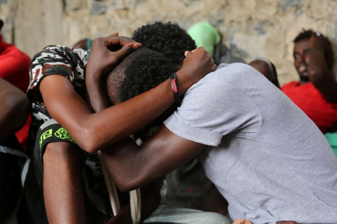 Пережившие нападение беженцы. Фото: &copy; REUTERS/Abduljabbar Zeyad