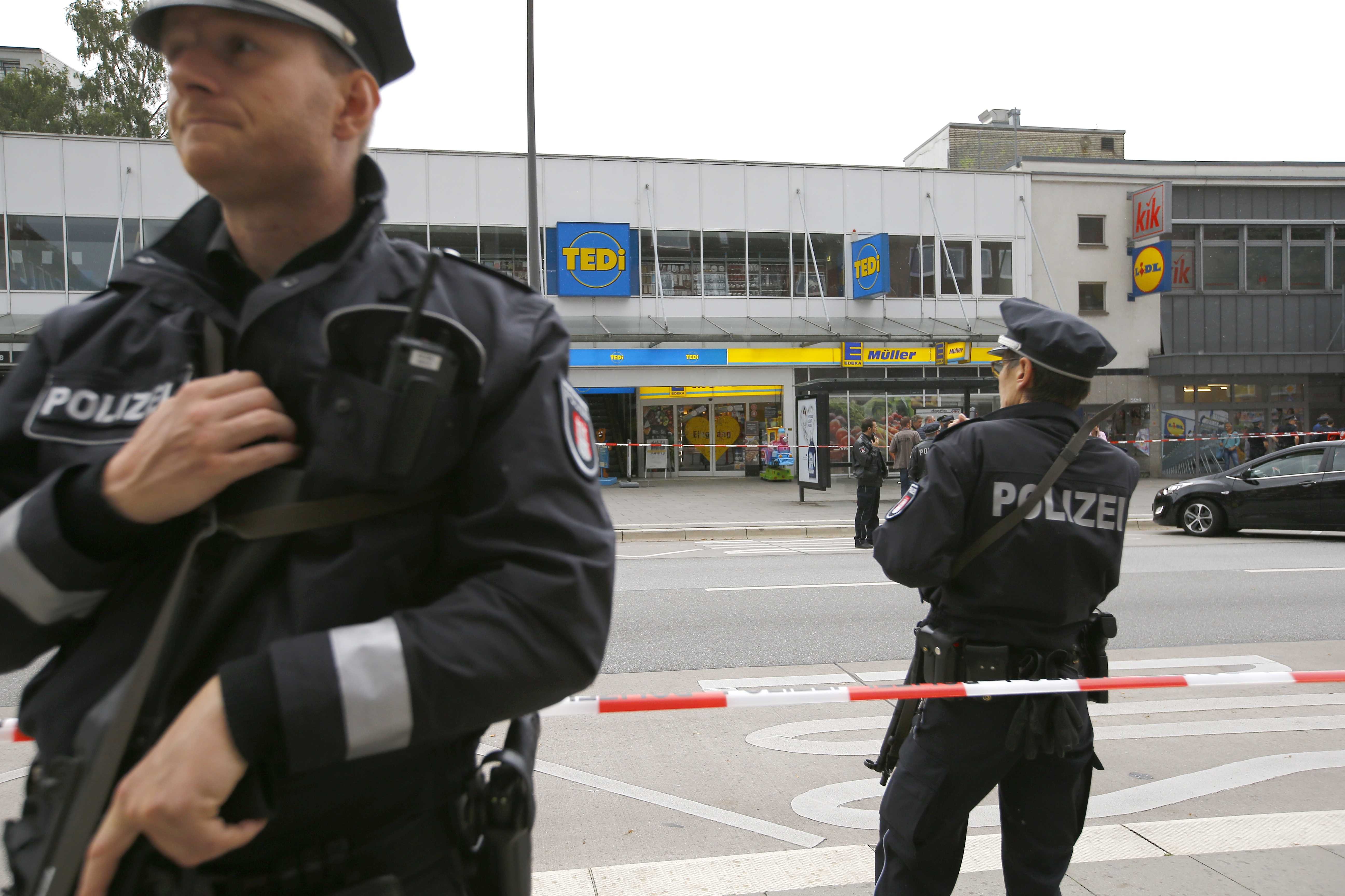 Полицейские в Гамбурге. Фото: &copy; REUTERS/Morris Mac Matzen
