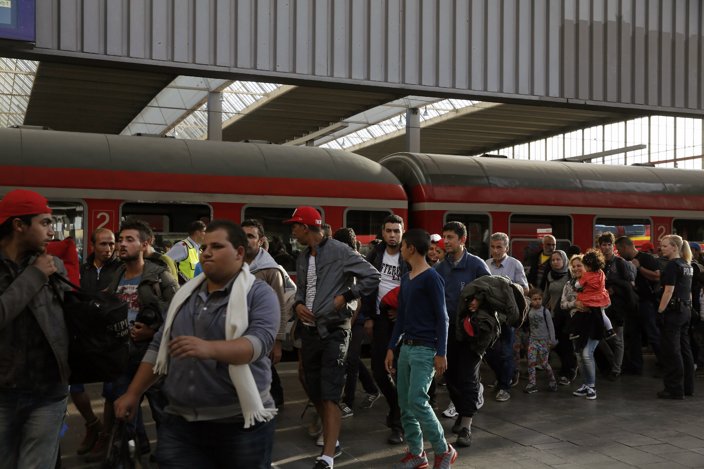 Беженцы на вокзале Мюнхена. Фото: &copy; РИА Новости/Сергей Строителев