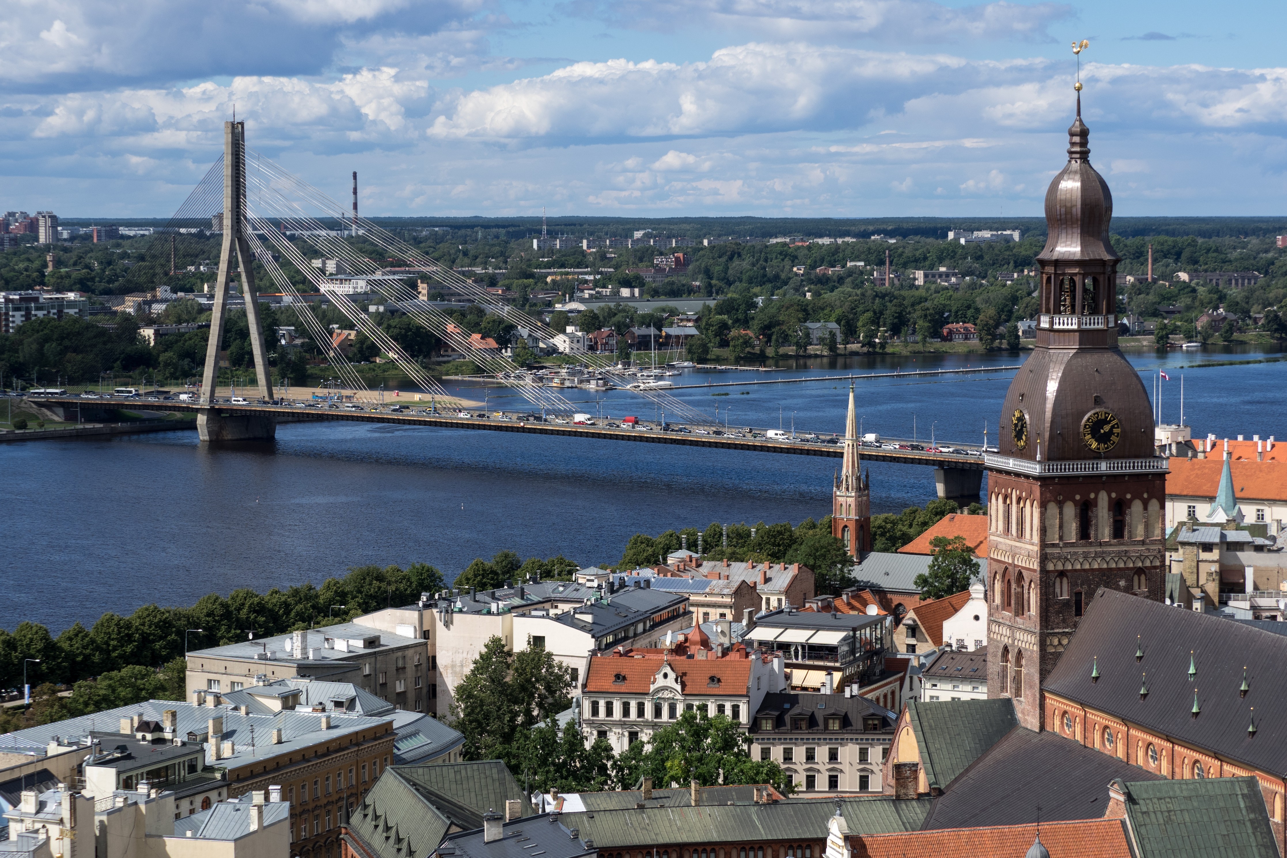 Рига это латвия. Латвия Рига. Набережная Рига Латвия. Рига столица. Рига (город).