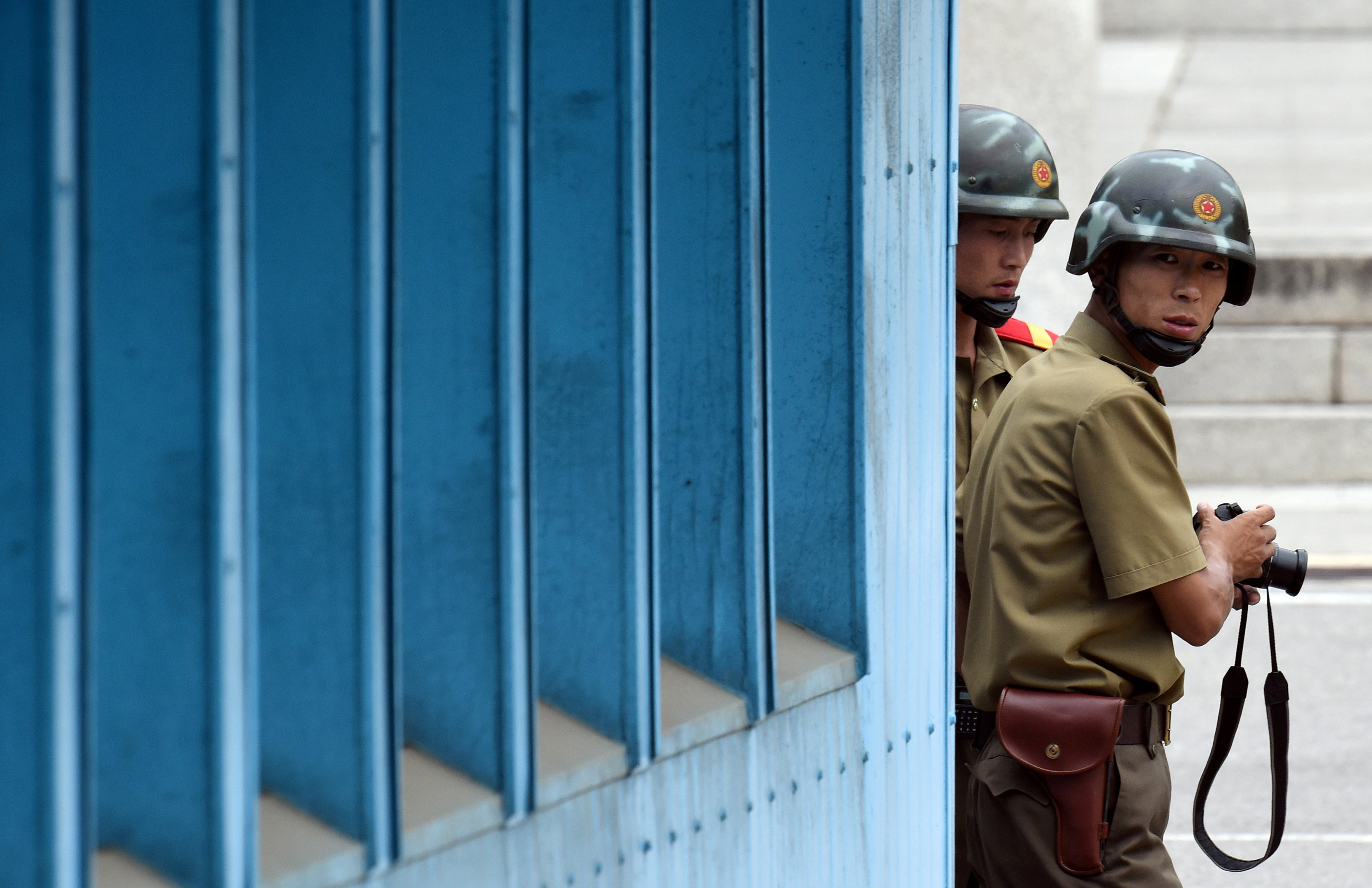 <p>Северокорейские военные. Фото: &copy; REUTERS/Jung Yeon-Je</p>