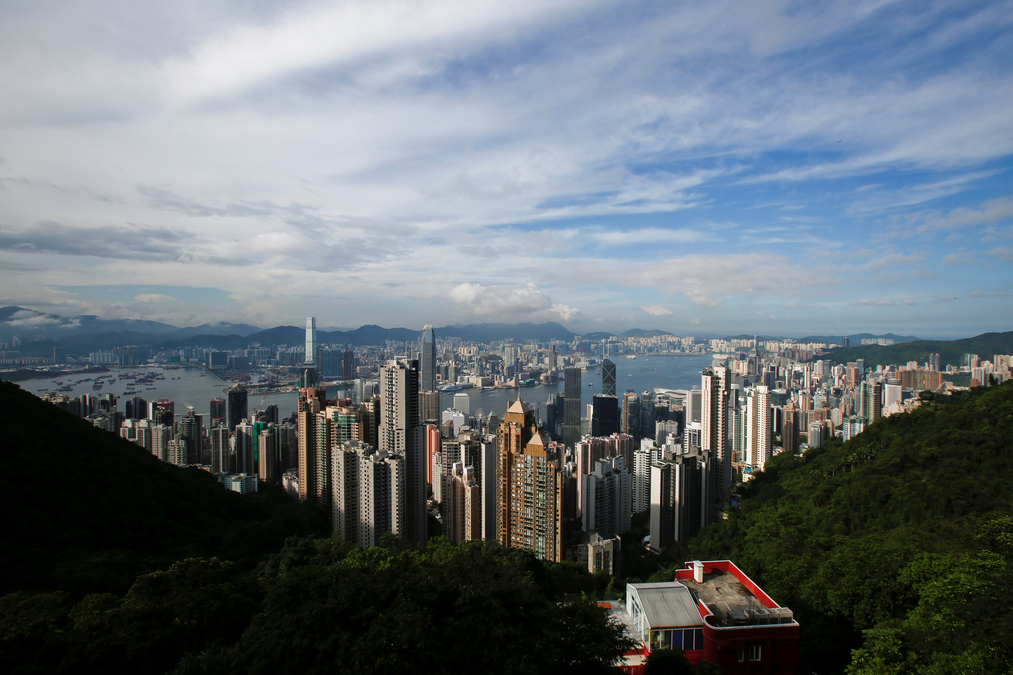 Общий вид гавани Виктории в Гонконге Фото &copy; РИА Новости/REUTERS/Bobby Yip