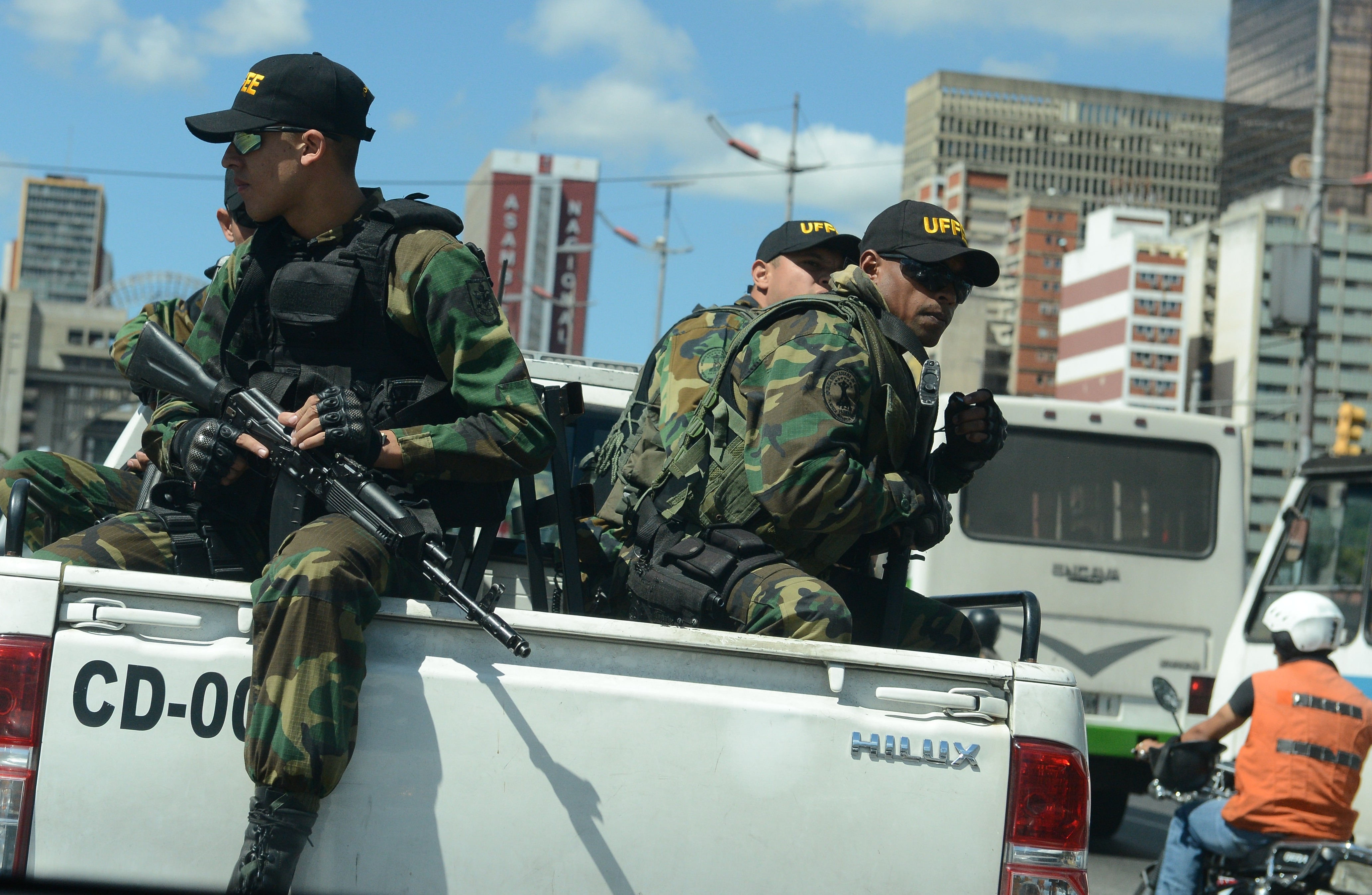 Военные на улице столицы Венесуэлы Каракаса. Фото: &copy; РИА Новости/Сергей Мамонтов