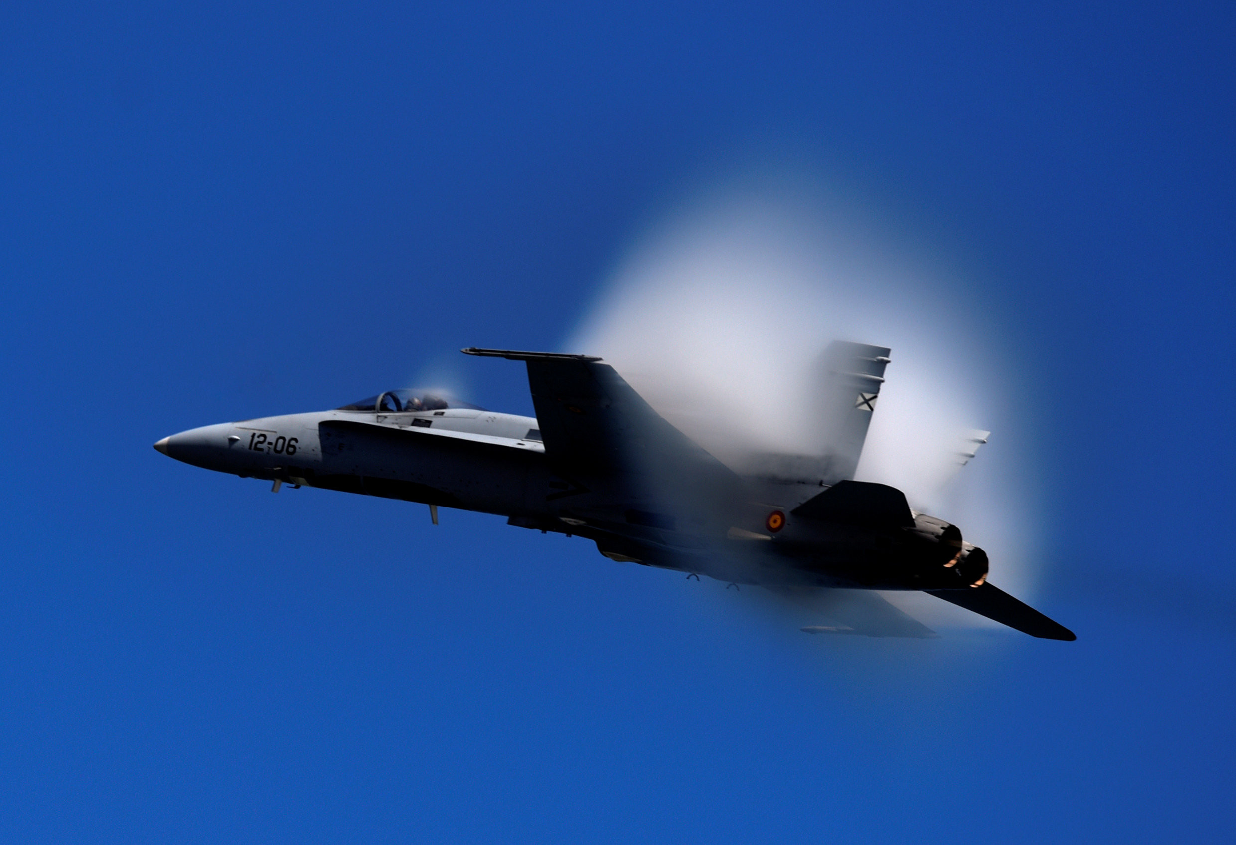 Истребитель F-18. Фото: &copy;REUTERS/Eloy Alonso