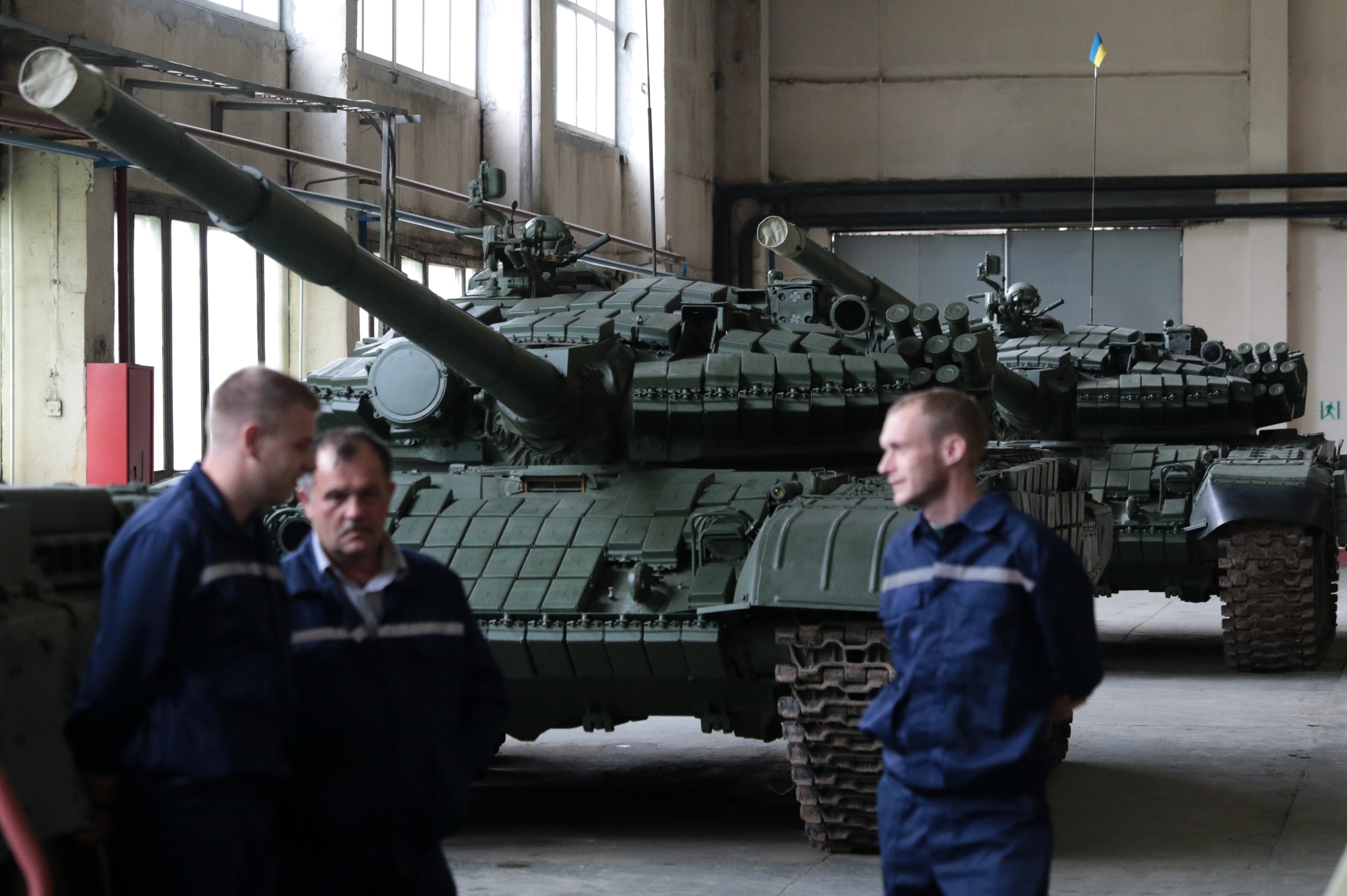 Танки Т-72 на Львовском бронетанковом заводе. Фото:&copy; РИА Новости