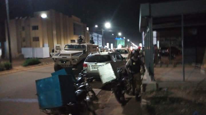 Место нападения на кафе в Буркина-Фасо. Фото: &copy; Twitter/MENASTREAM
