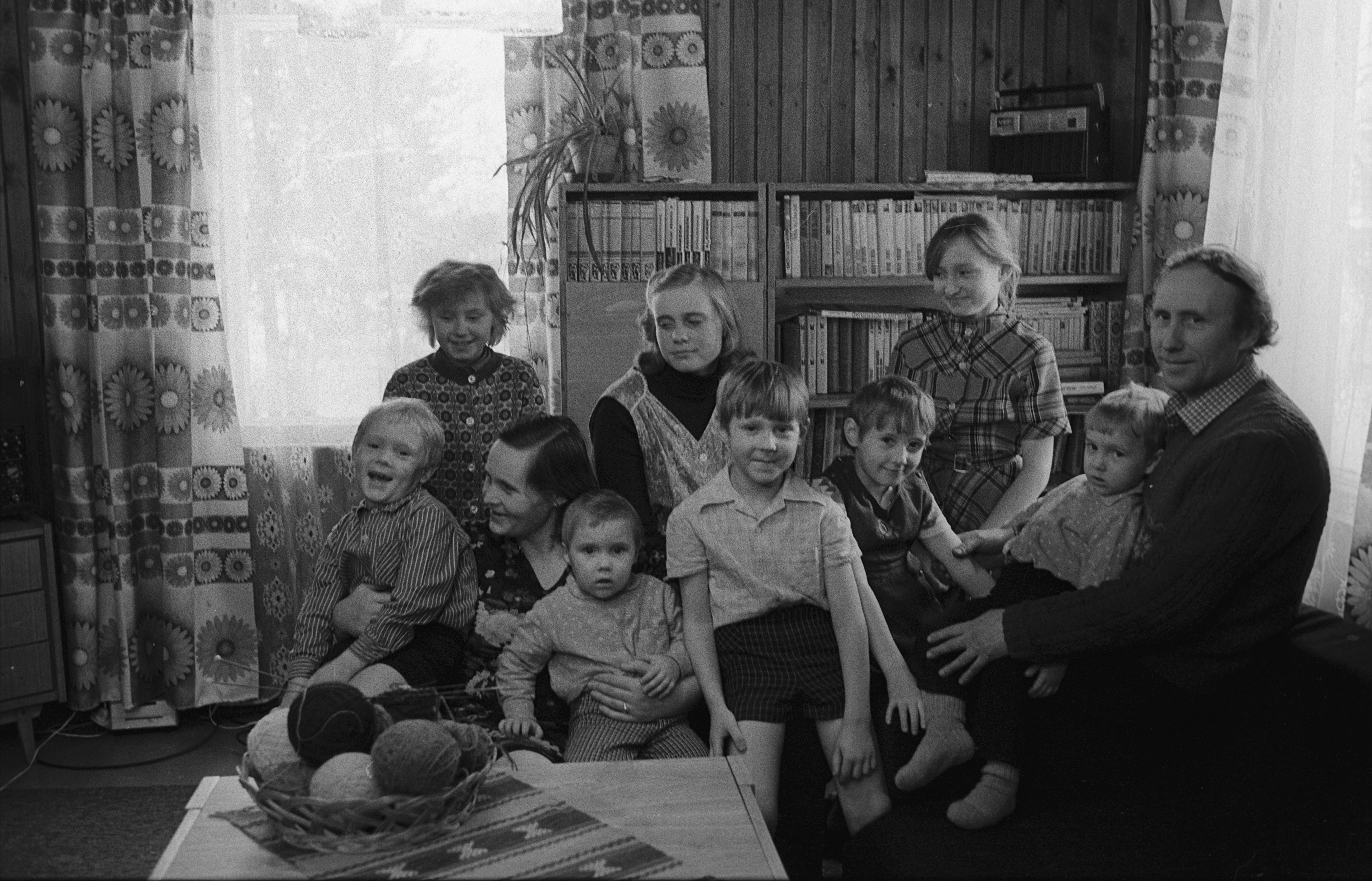 Семья работника образцово-показательного совхоза имени В.И. Ленина. Эстония, 1979 год. Фото: © РИА Новости