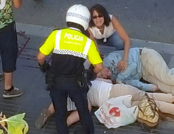 Жертвы теракта в Барселоне. Фото: &copy;&nbsp;REUTERS/Giselle Loots