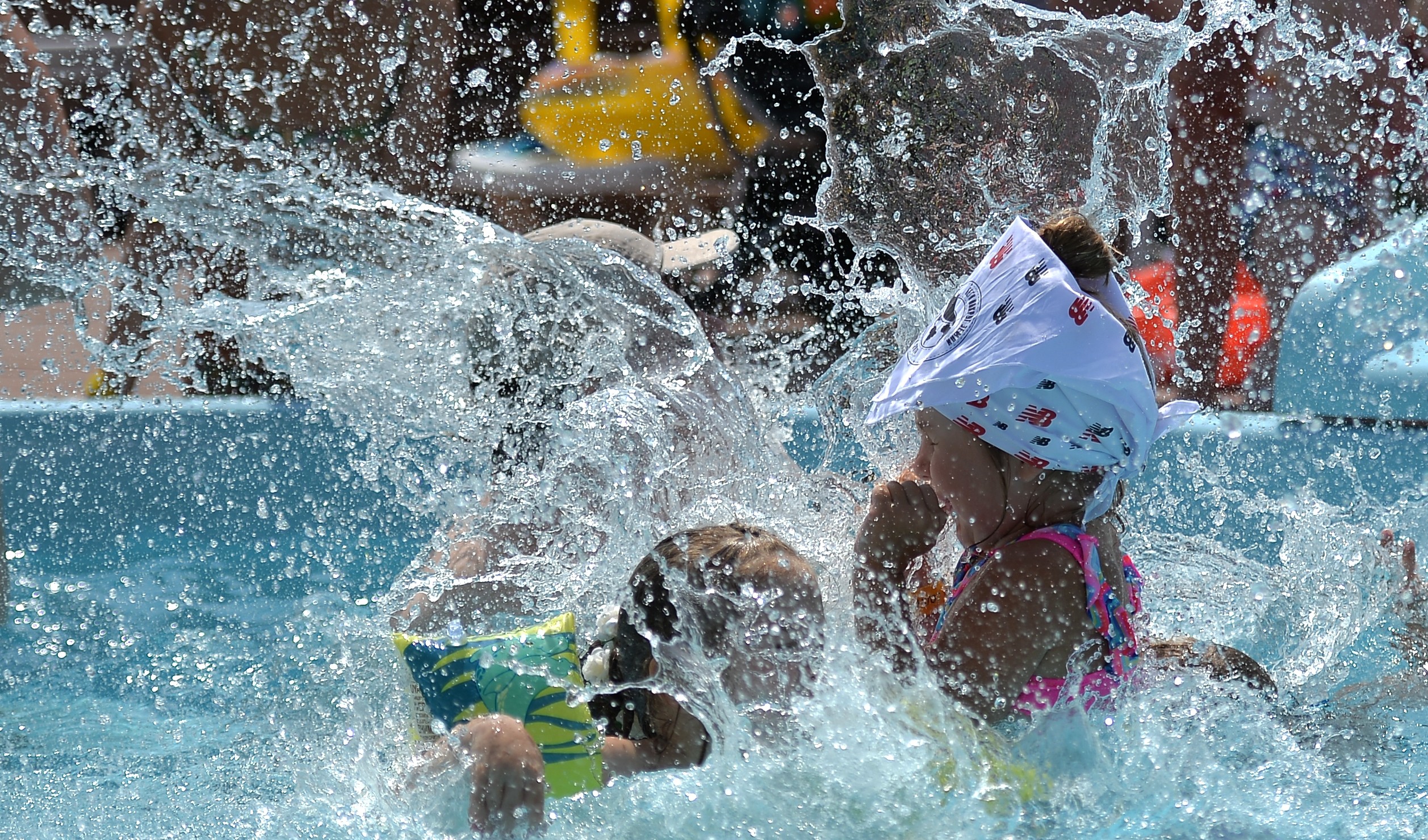 Дети купаются на городском пляже в Москве. Фото: &copy; РИА Новости/Владимир Астапкович