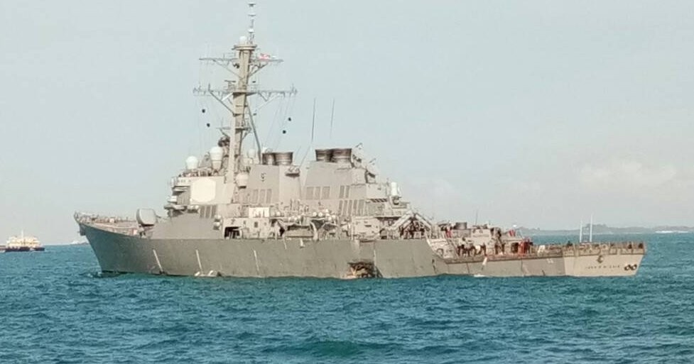 Американский ракетный эсминец John S. McCain. Фото: &copy; Twitter/Chief of Navy