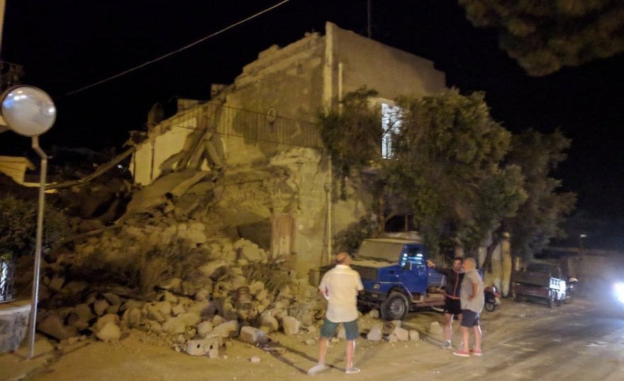 Разрушенное землетрясением на острове Искья здание. Фото: &copy; Twitter/Antonello Guerrera&rlm;