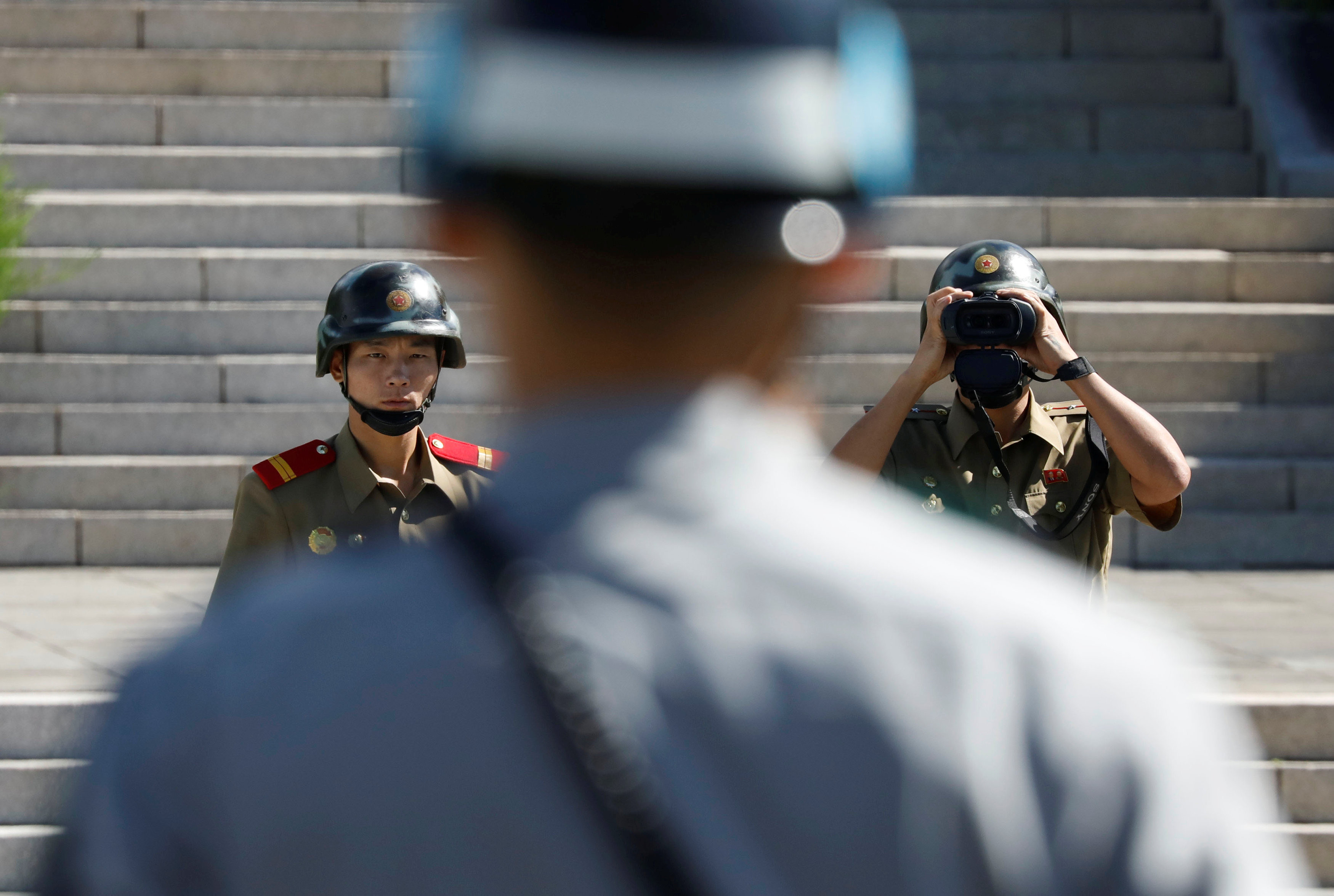 Военные Северной и Южной Кореи дежурят у общей границы. Фото: &copy; REUTERS/Kim Hong-Ji