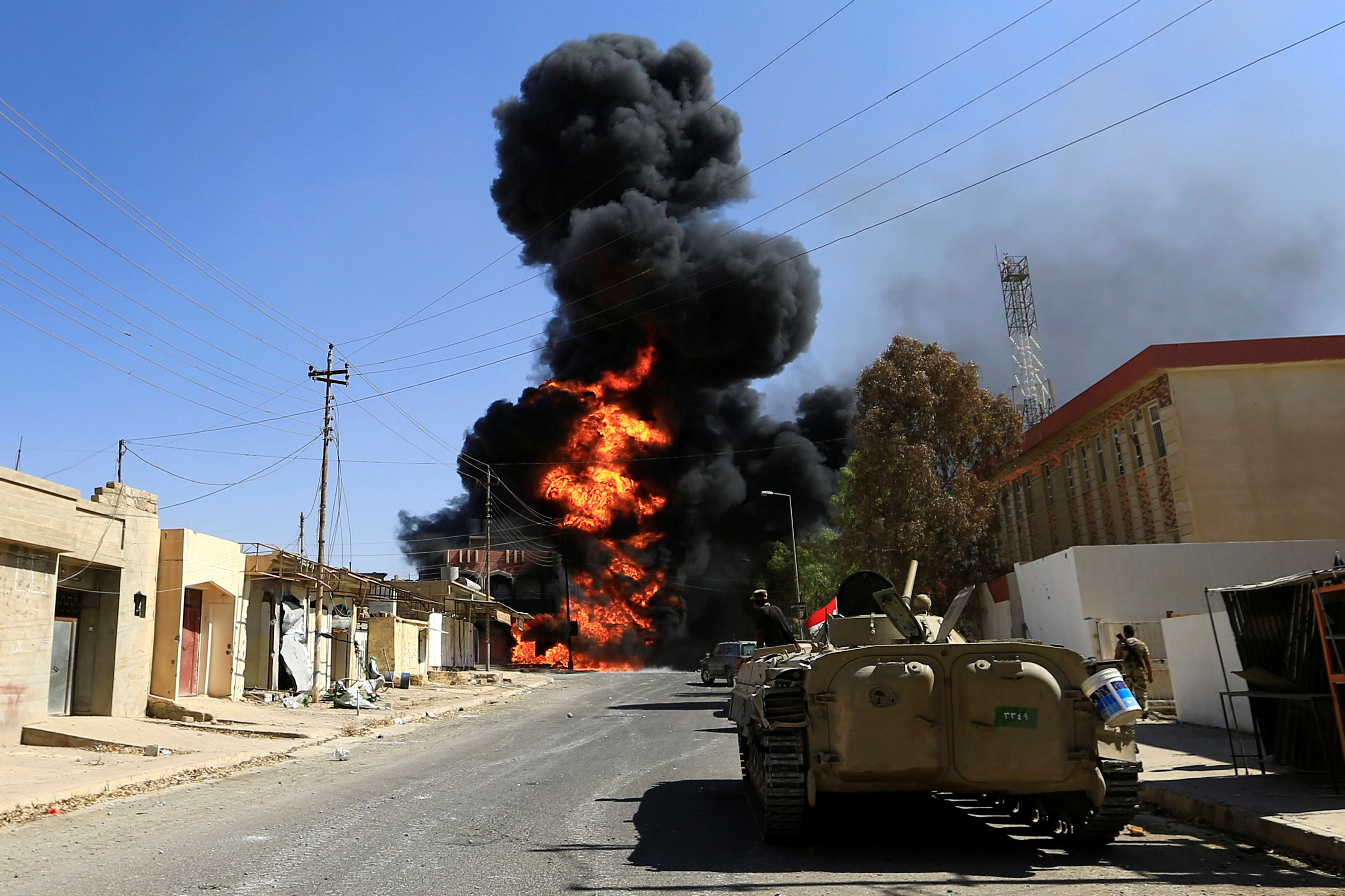 Столкновения иракской армии и террористов в Талль-Афаре. Фото: &copy; REUTERS/Thaier Al-Sudani
