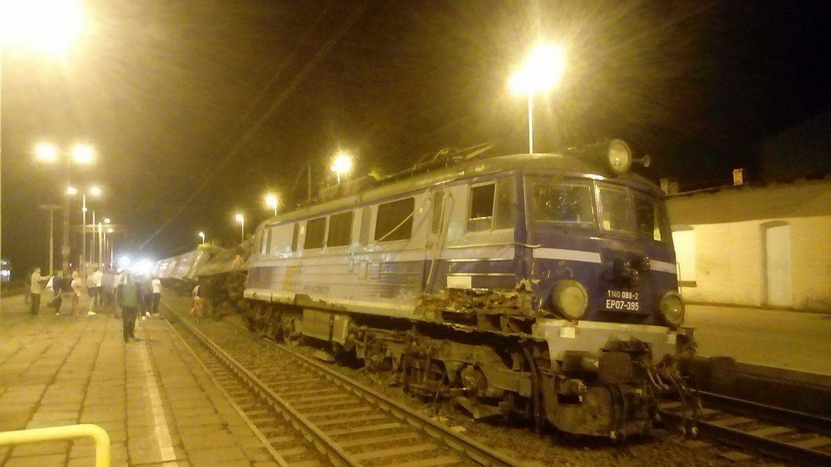 Поезда столкнулись в Польше. Фото: &copy; Twitter/PolsatNews.pl&rlm;