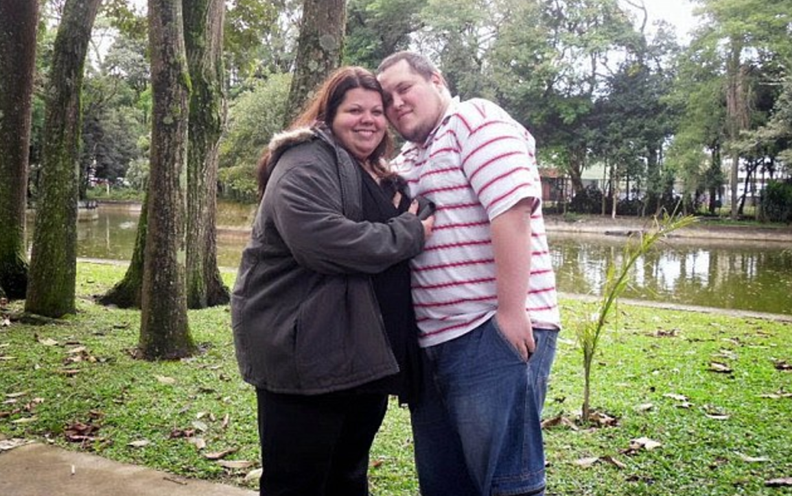Дебора и Фернандо до похудения. Фото: Daily Mail&nbsp;