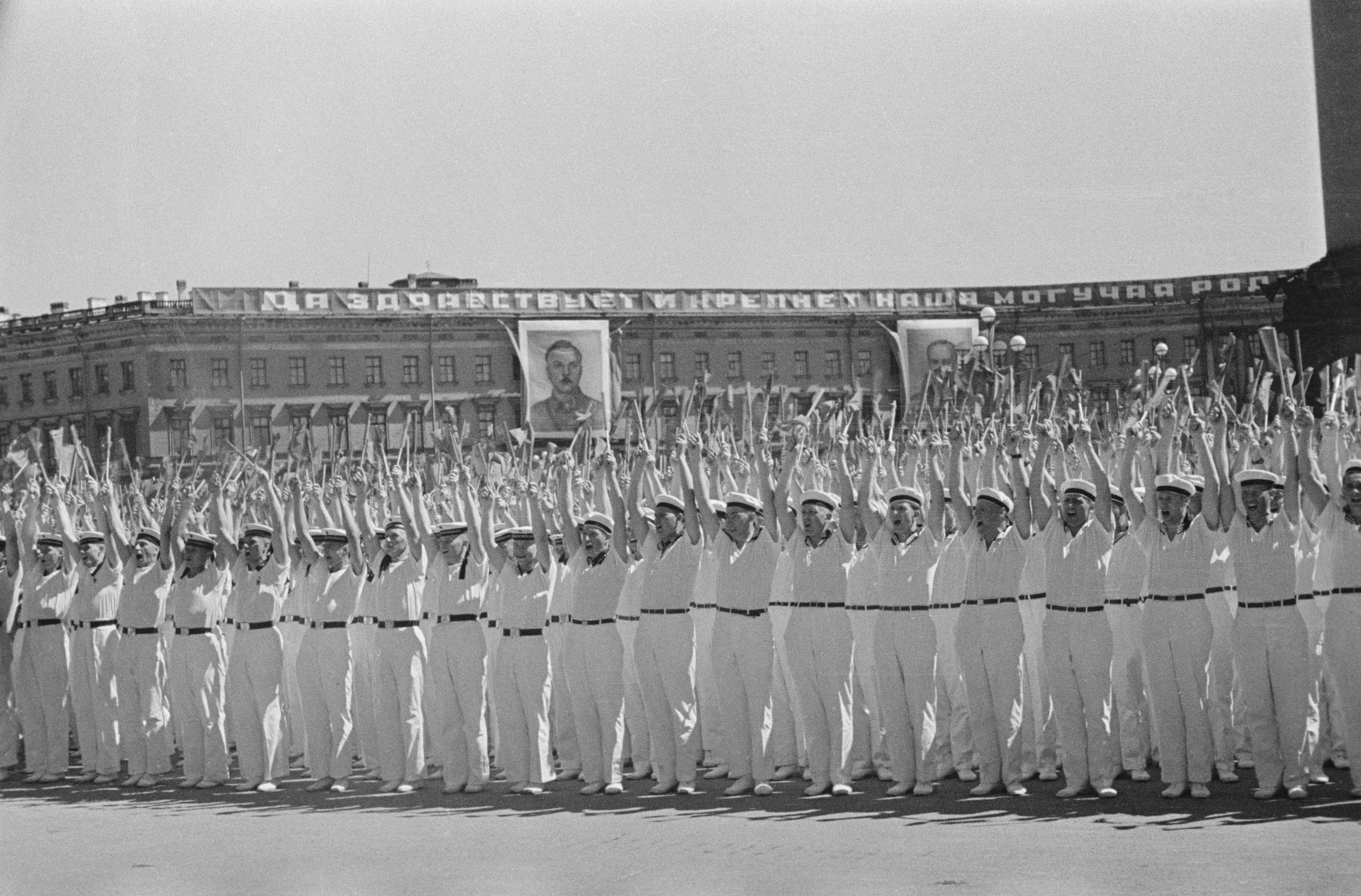 1936 год. Физкультурный парад на Красной площади, посвящённый Дню международной солидарности трудящихся. Фото: © РИА Новости