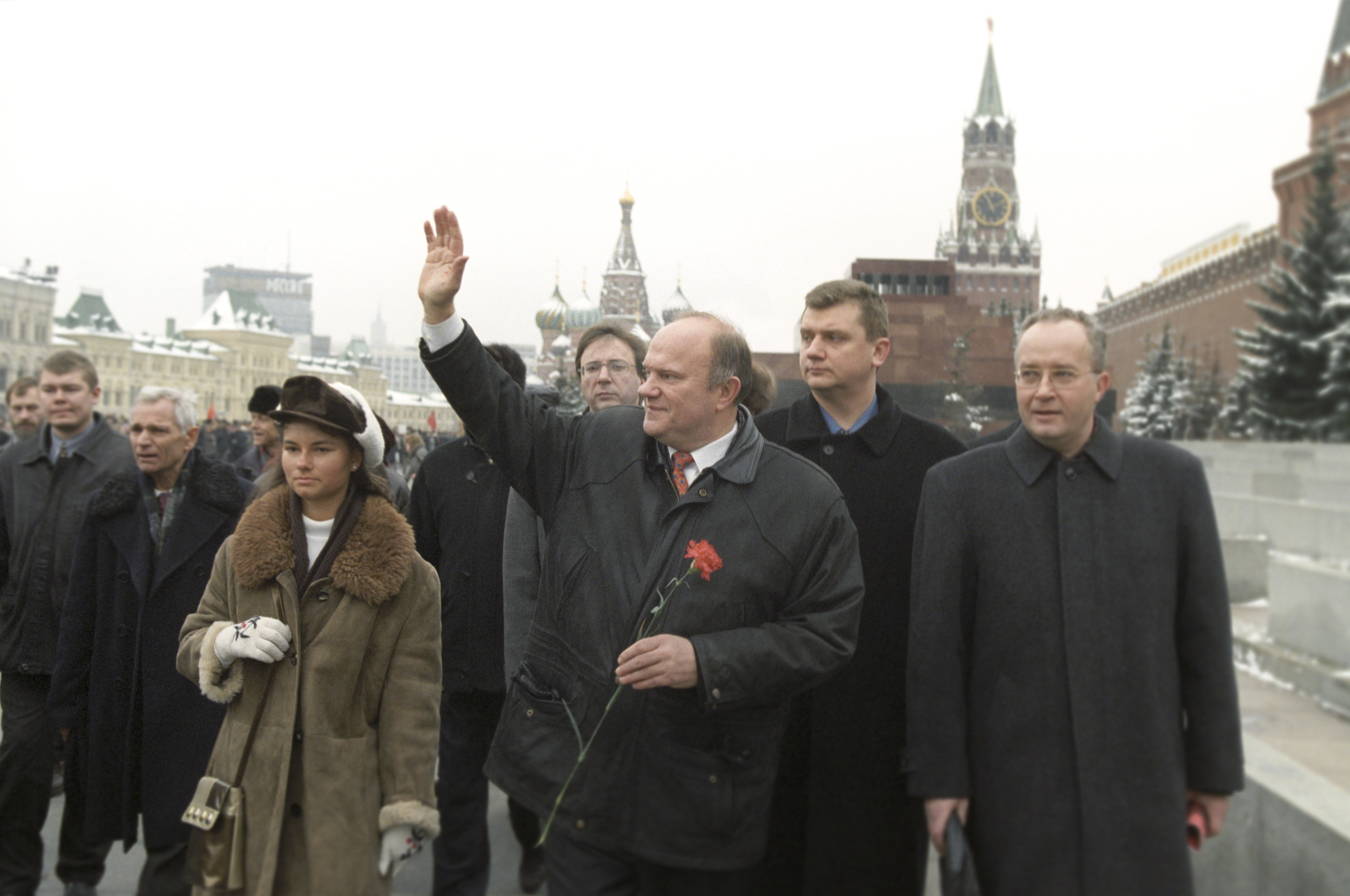 1999 год. Лидер КПРФ Геннадий Зюганов на Красной площади. Фото: © РИА Новости/Владимир Федоренко
