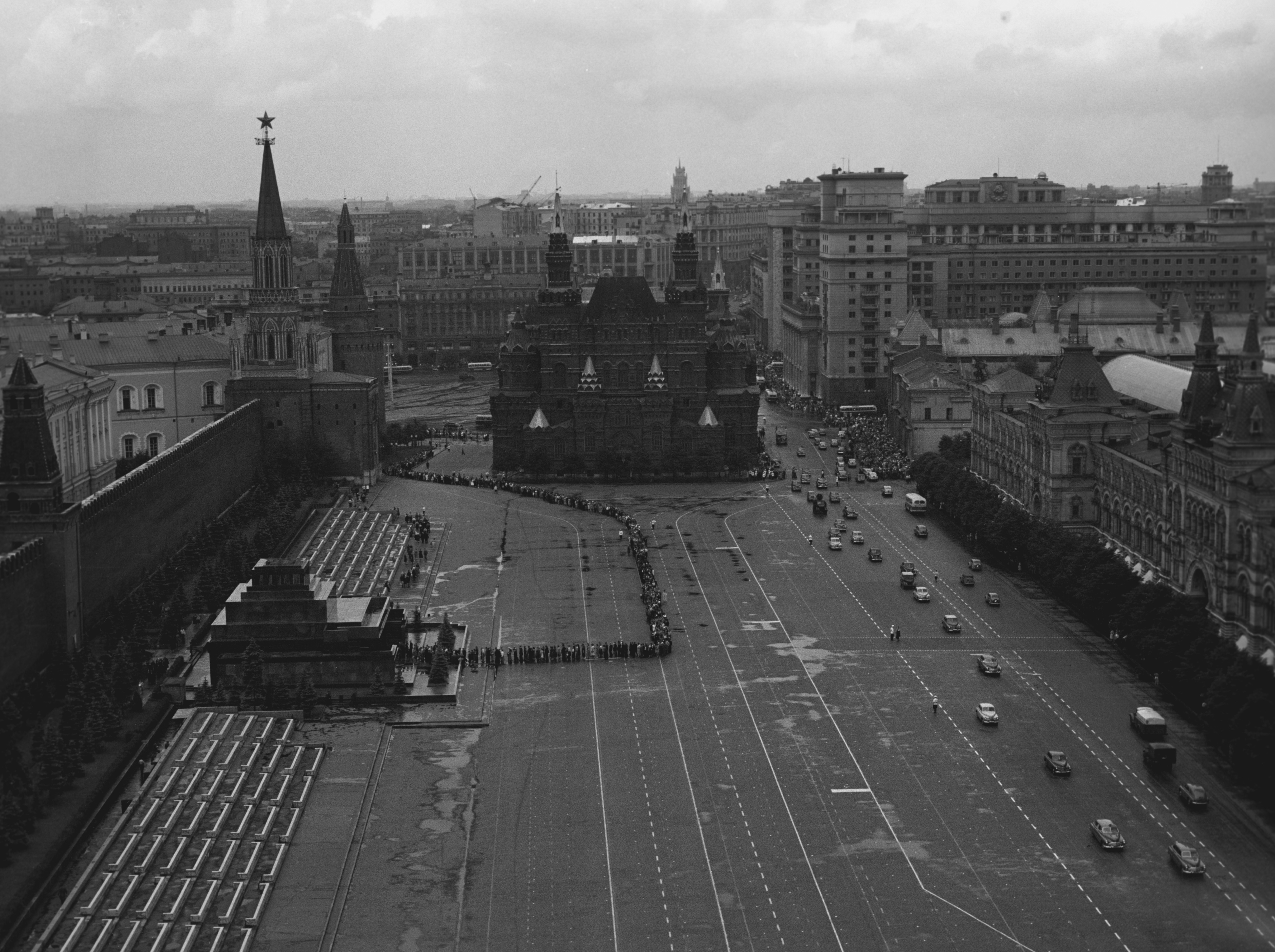1955 год. Очередь в мавзолей В.И. Ленина. Фото: © РИА Новости