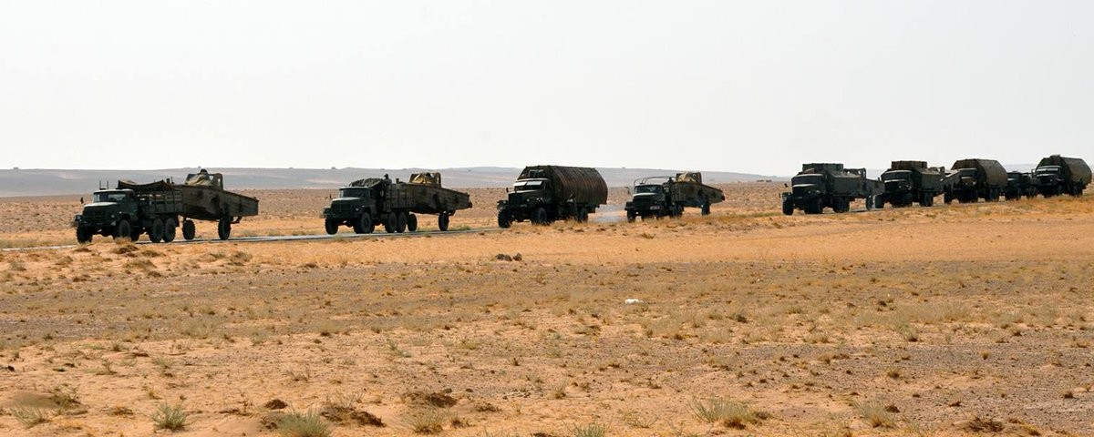 Конвой сирийских войск на трассе Пальмира — Дейр-эз-Зор. Фото: twitter.com