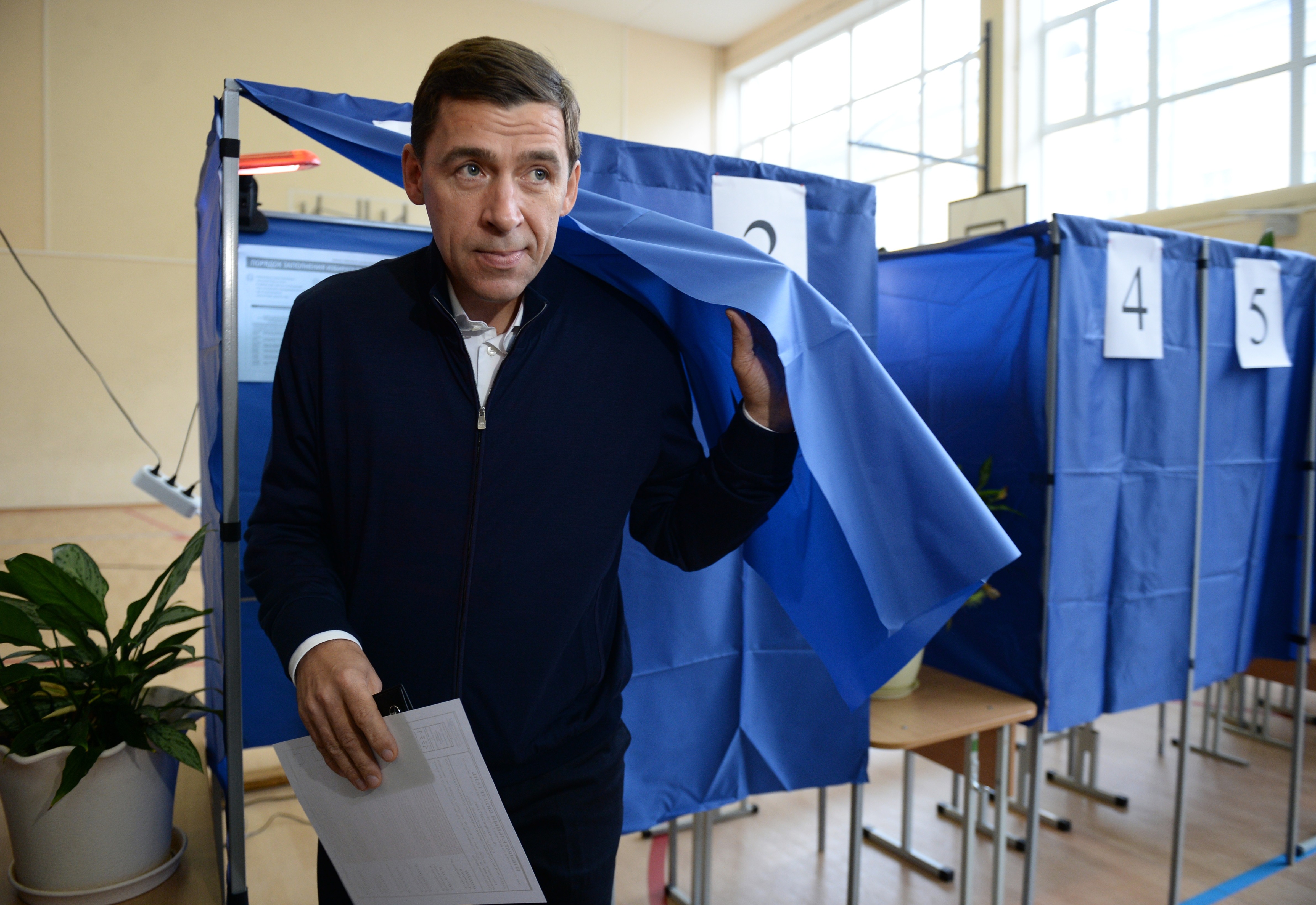 Евгений Куйвашев в единый день голосования. Фото: &copy; РИА Новости/Павел Лисицын