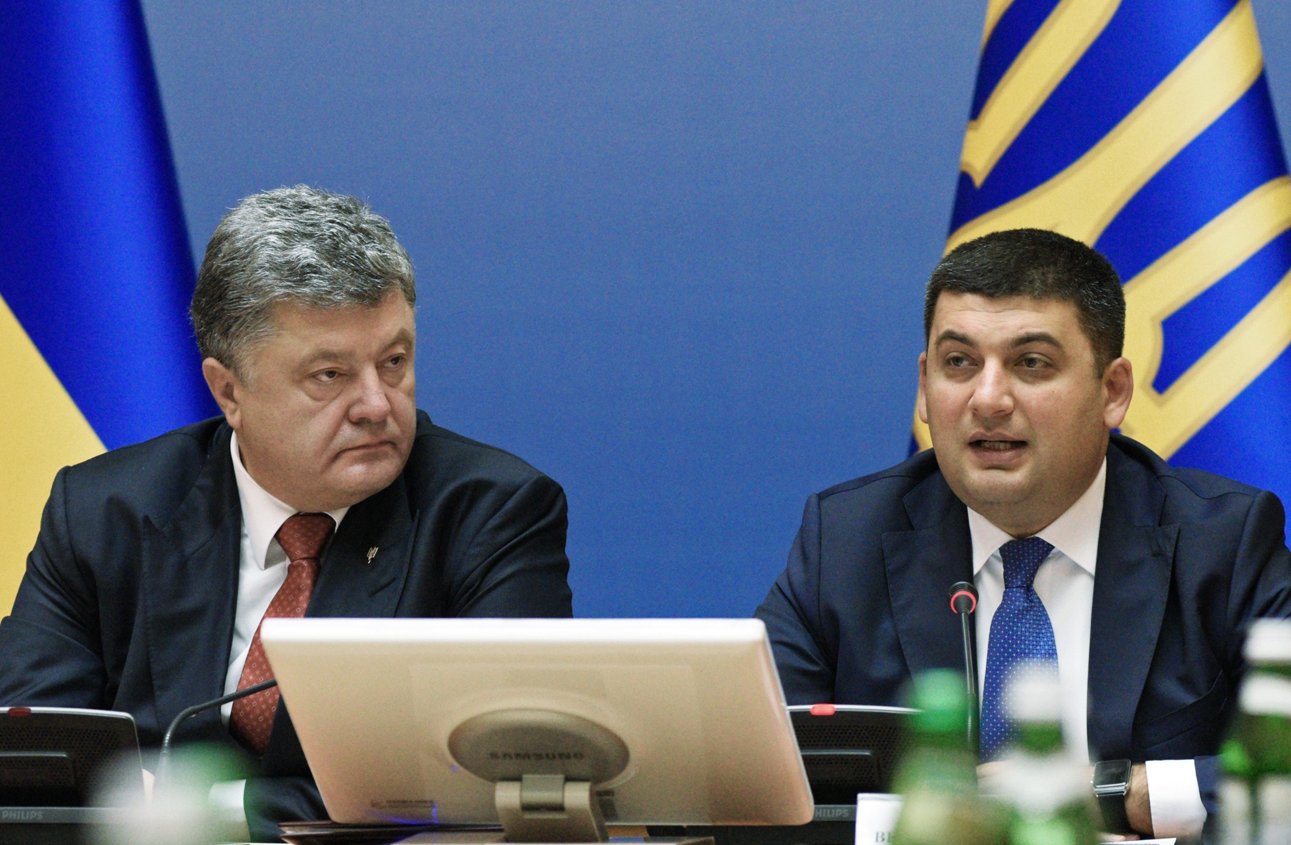 Президент Украины Пётр Порошенко (слева) и премьер-министр Владимир Гройсман. Фото: &copy; РИА Новости