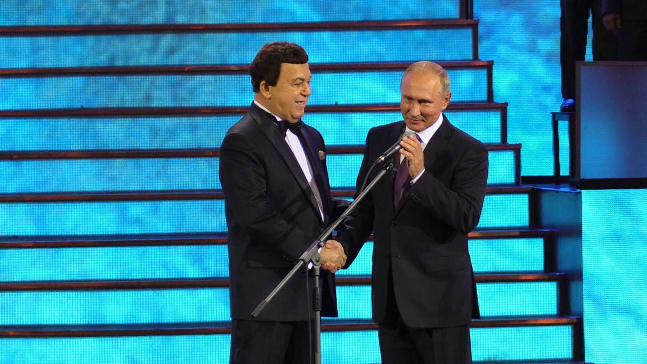 Иосиф Кобзон (слева) и Владимир Путин. Фото: &copy;L!FE/Павел Баранов