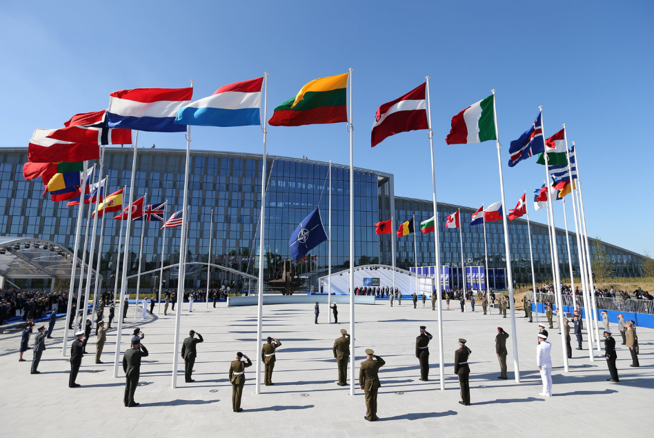 Флаги стран НАТО. Фото:&nbsp;&copy;&nbsp;REUTERS/Christian Hartmann


