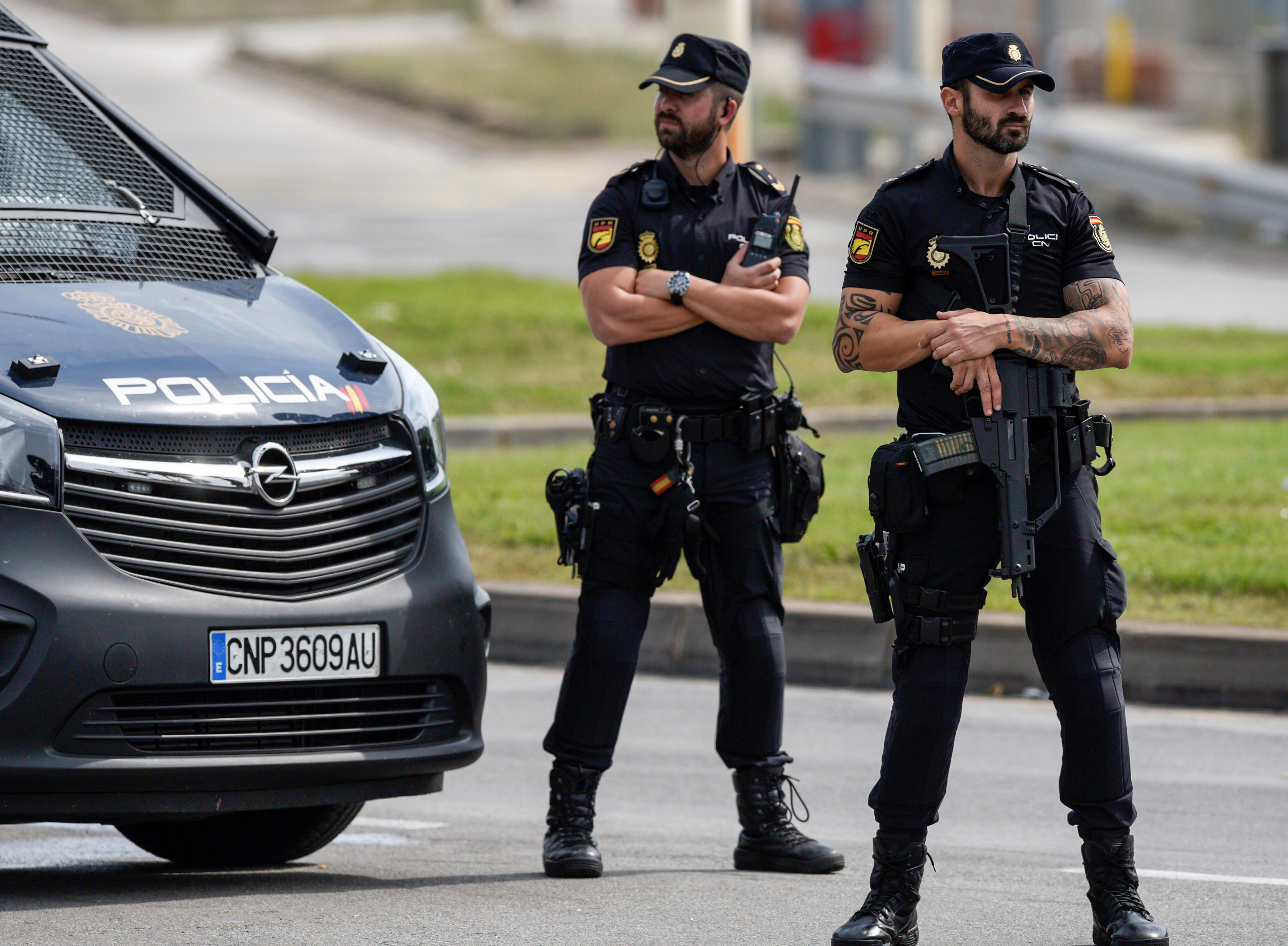 Испанские полицейские в Барселоне. Фото: &copy;REUTERS/Eloy Alonso