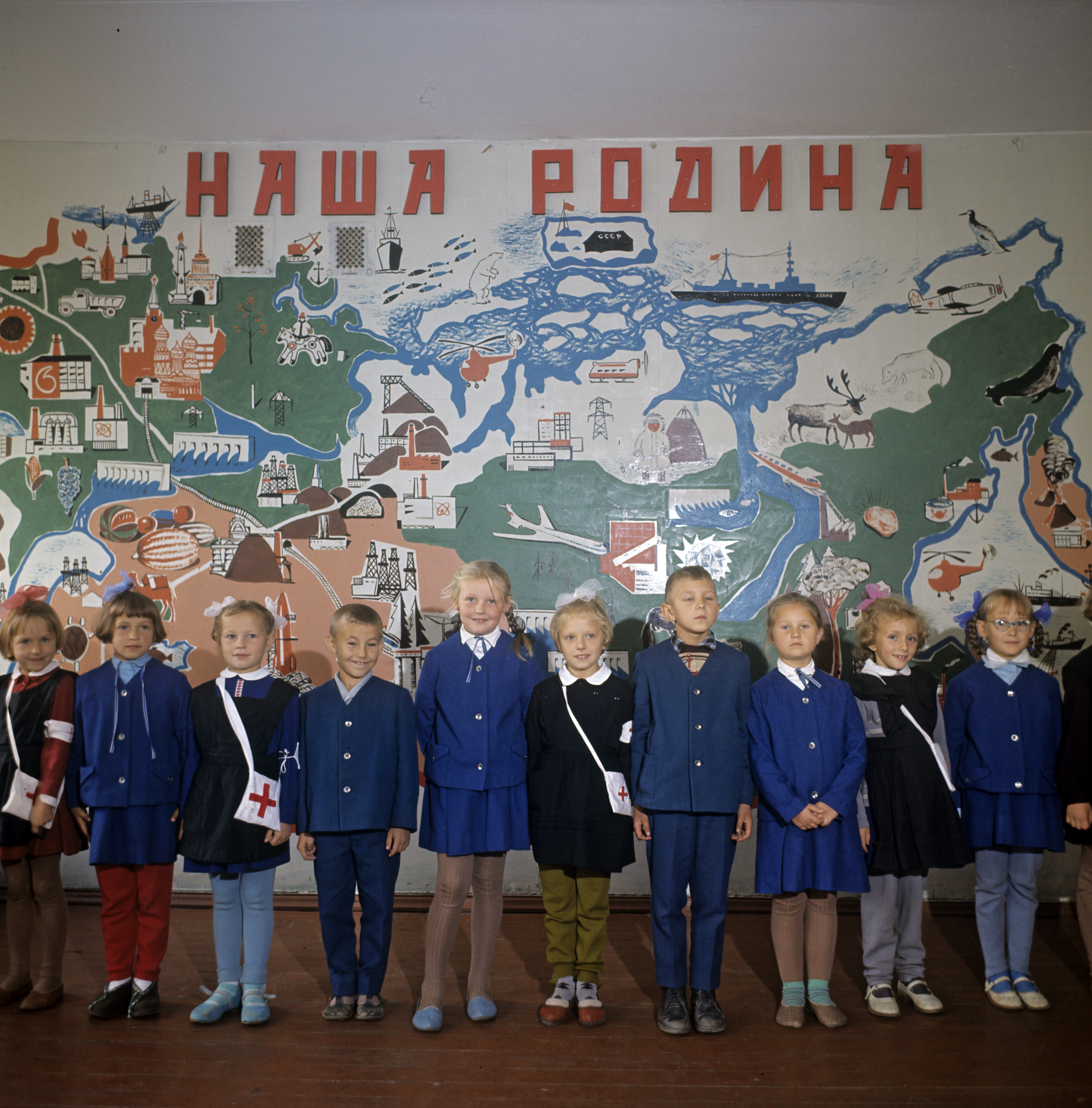 1966 год. Первоклассники школы № 4 города Новополоцка. Фото: © РИА Новости