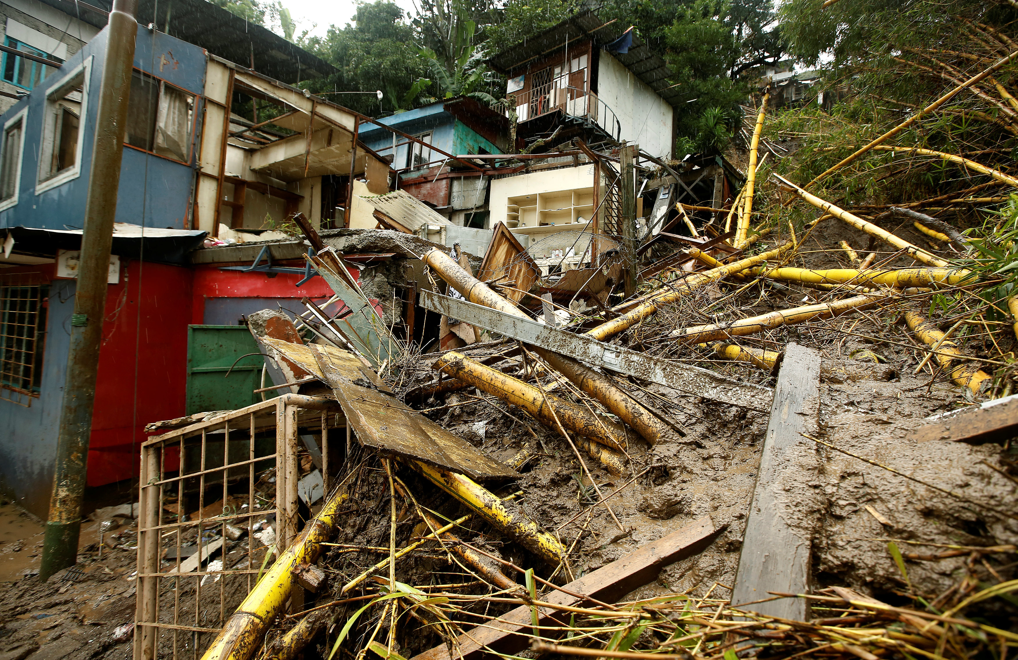 Дом, разрушенный ураганом Фото: © REUTERS/Juan Carlos Ulate