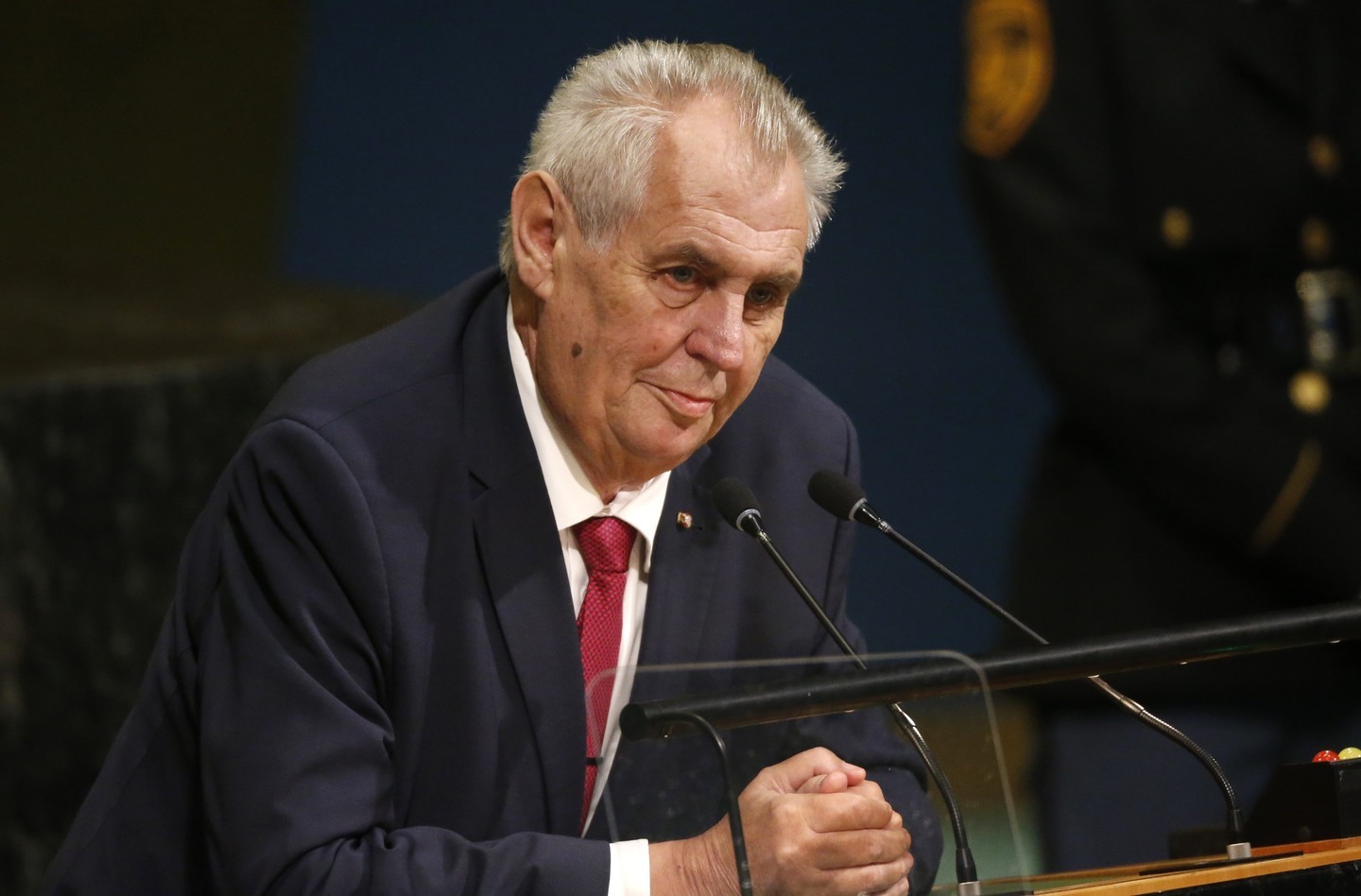 Президент Чехии отказался извиняться перед Украиной за слова о Крыме