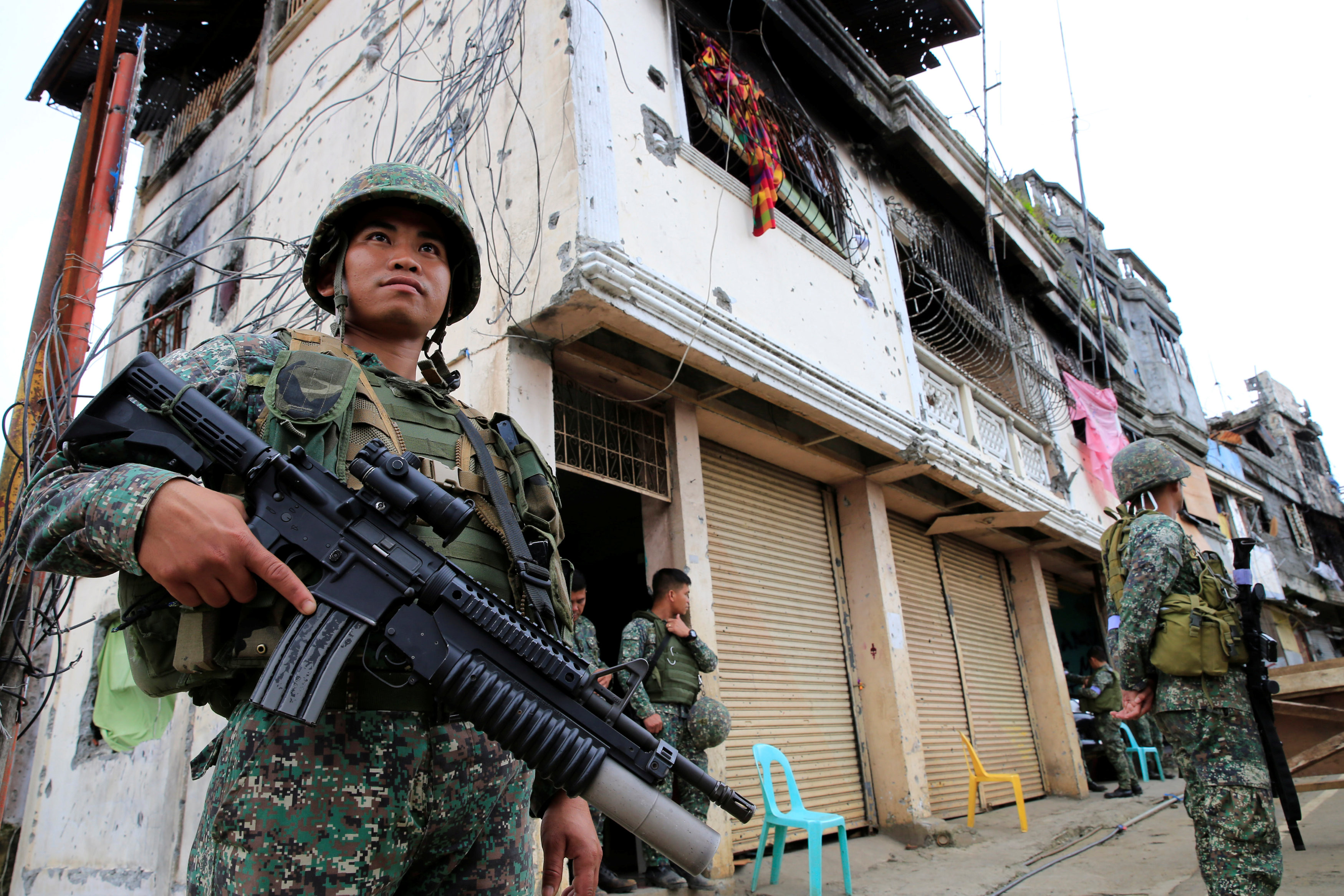 Военнослужащие в филиппинском городе Марави. Фото: &copy; REUTERS/Romeo Ranoco