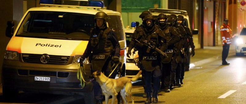 Полиция Швейцарии. Фото: &copy; REUTERS/Arnd Wiegmann