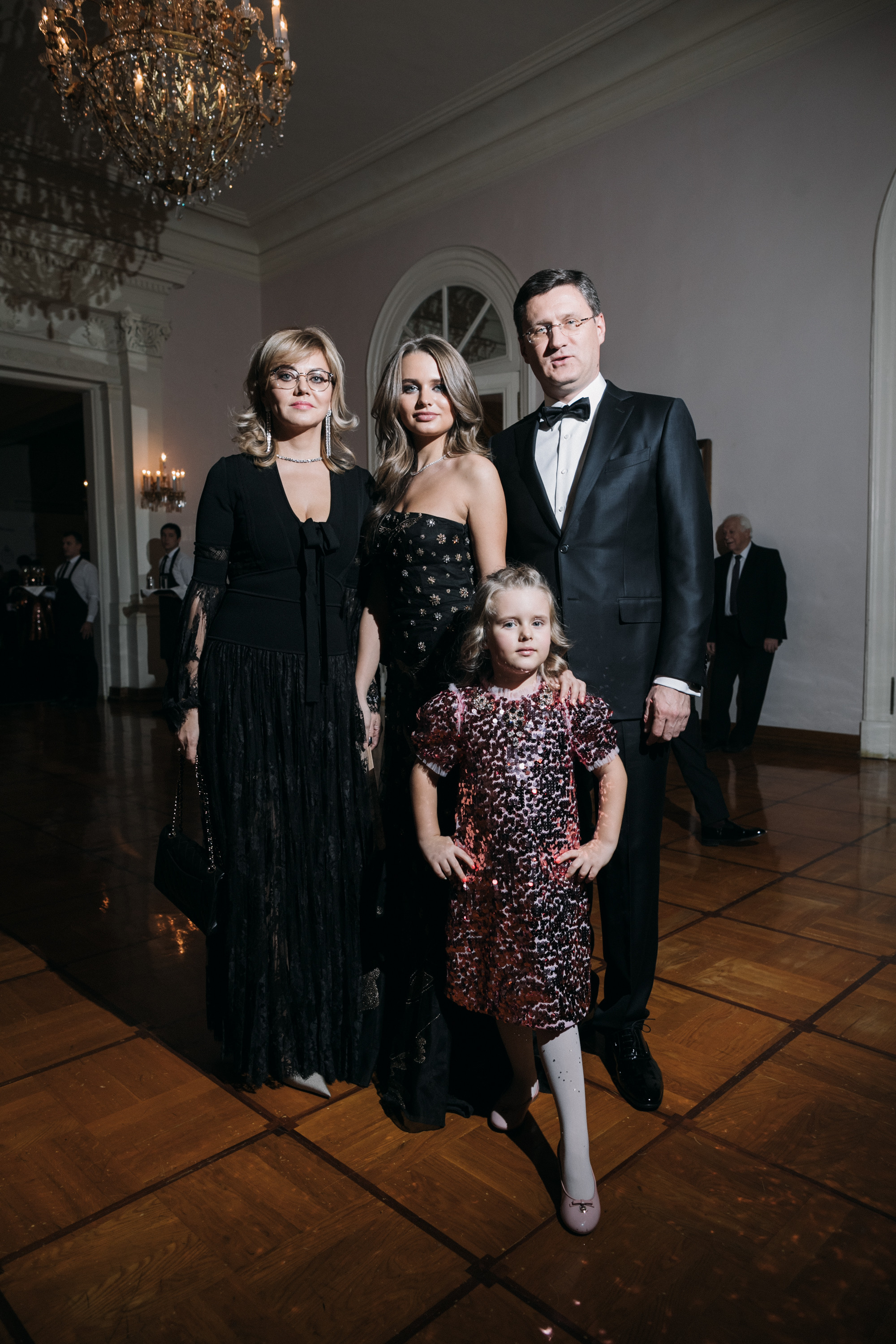 Александр Новак с семьёй Фото: Архивы пресс-служб