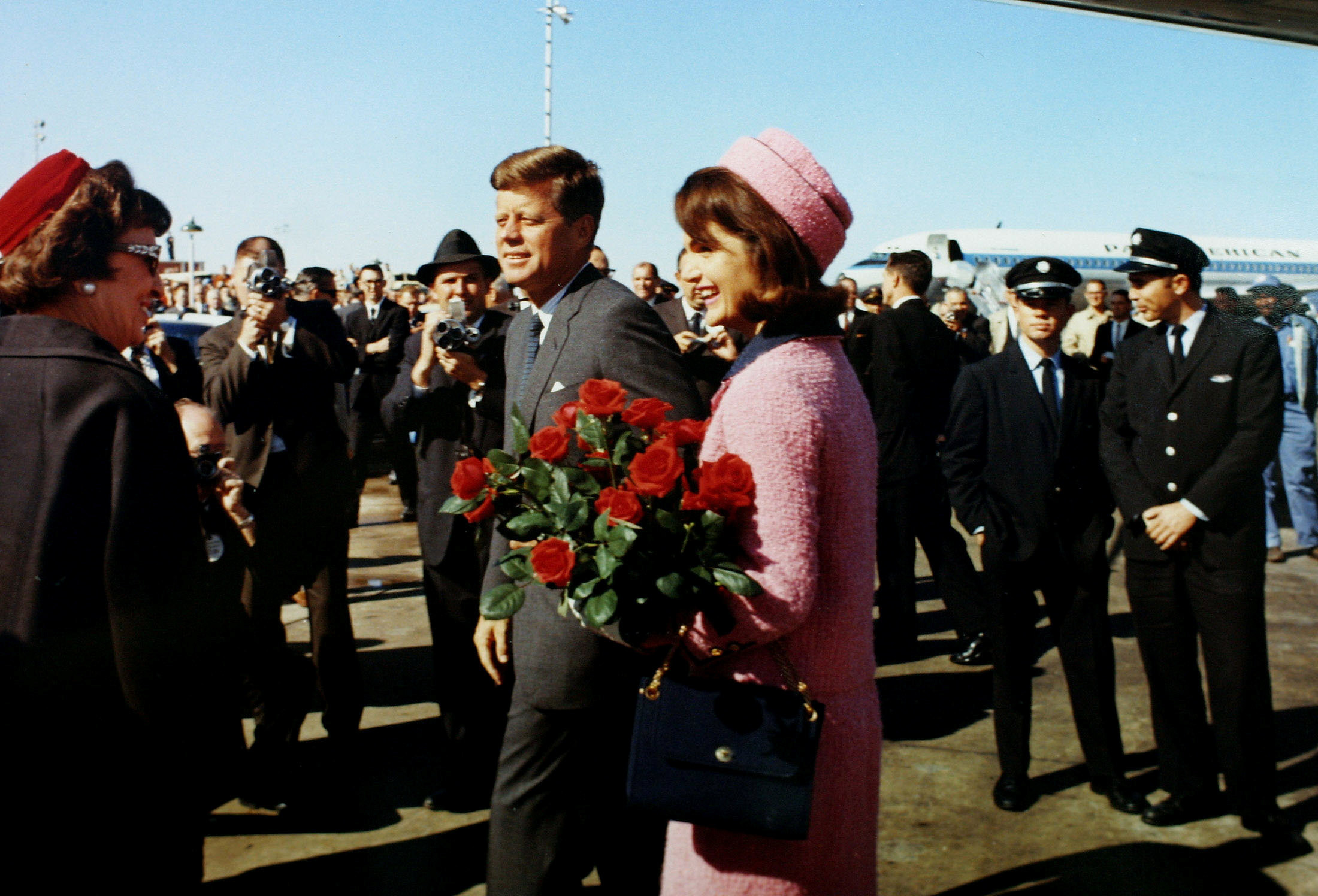 35-ый президент США Джон Кеннеди и его супруга Жаклин. Фото: &copy; REUTERS/JFK Library/The White House/Cecil Stoughton